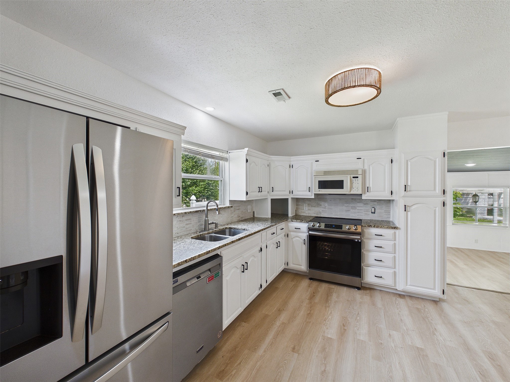 845 Dent Street Garland TX 75040
