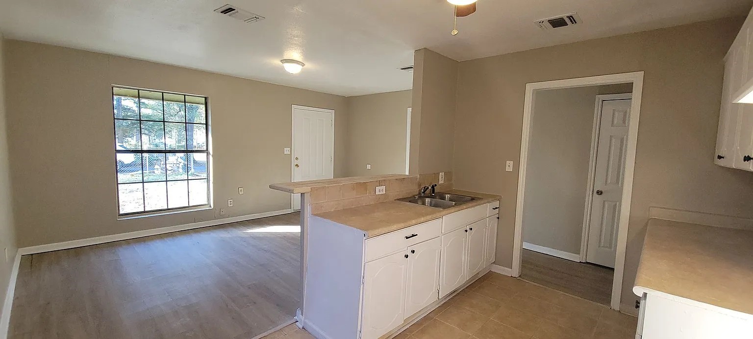 1826 Lyons Street Shreveport LA 71108