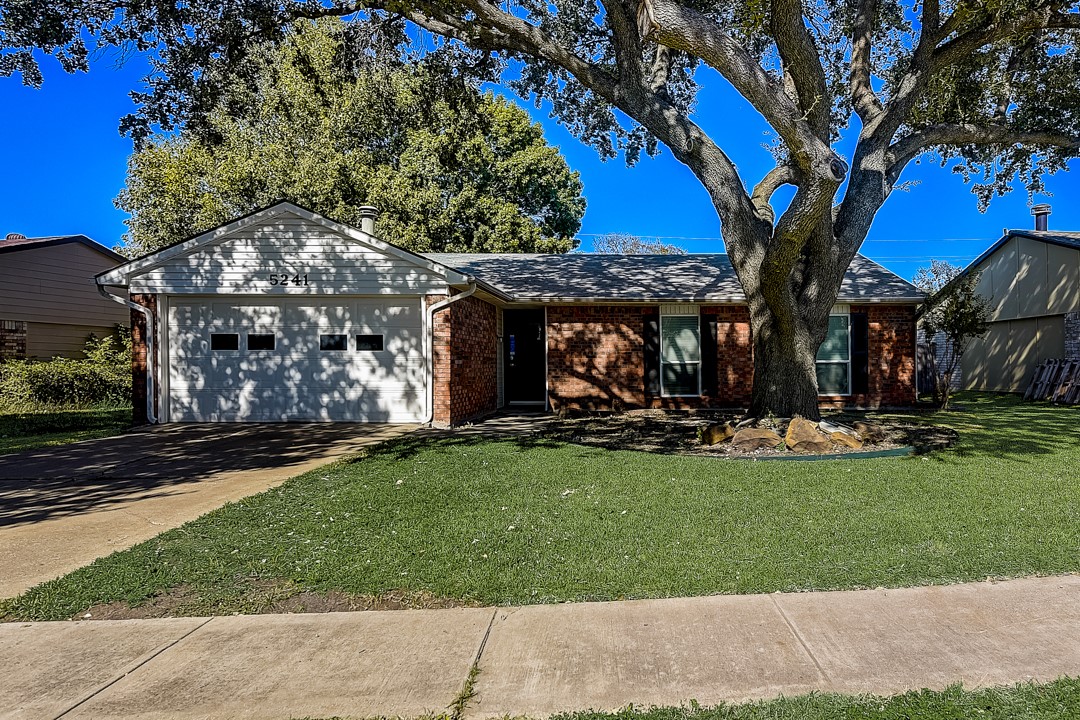 5241 Strickland Avenue The Colony TX 75056