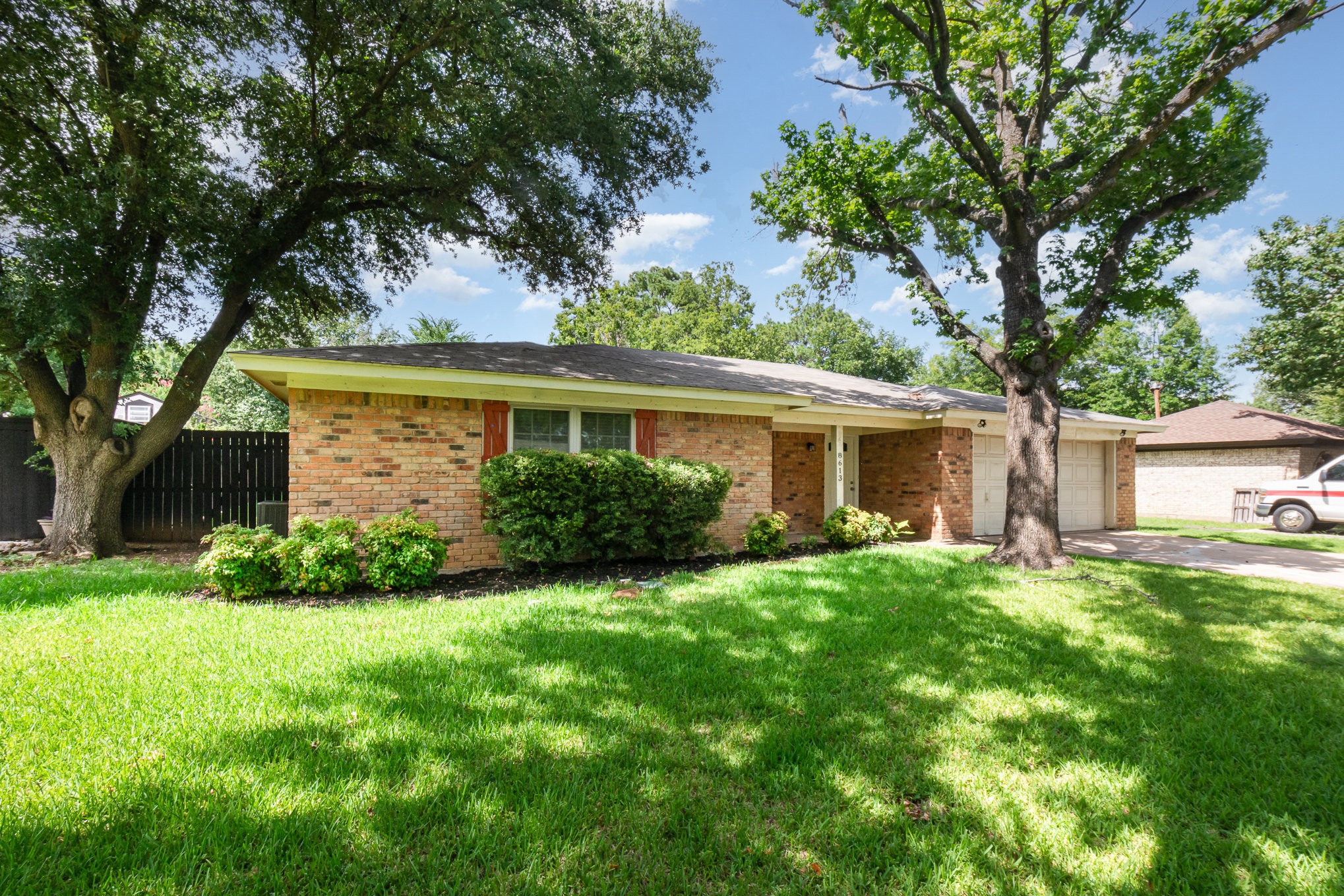 8613 Crestview Drive North Richland Hills TX 76182