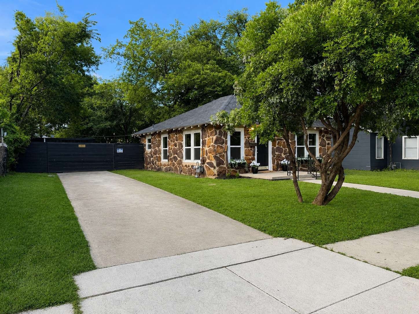 2401 Lillian Street Fort Worth TX 76111