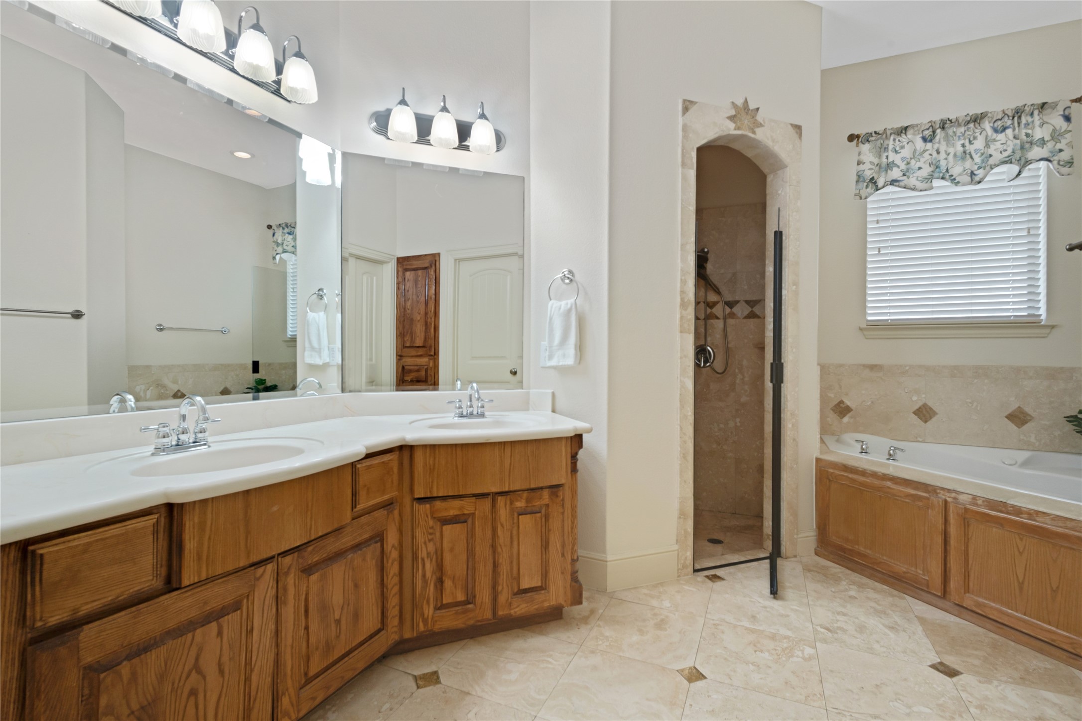 7701 Oak Creek Lane Denton TX 76208