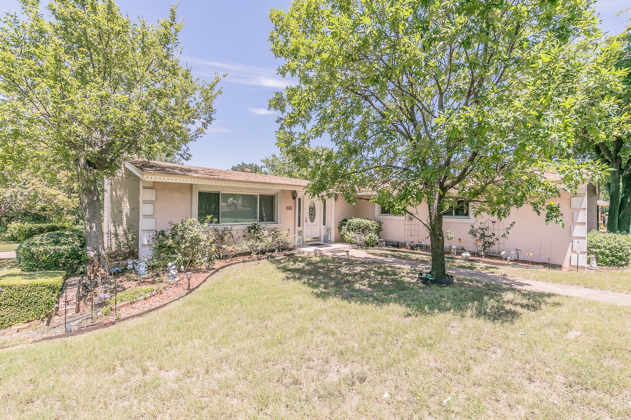 6207 Lyndon B Johnson Freeway Dallas TX 75240