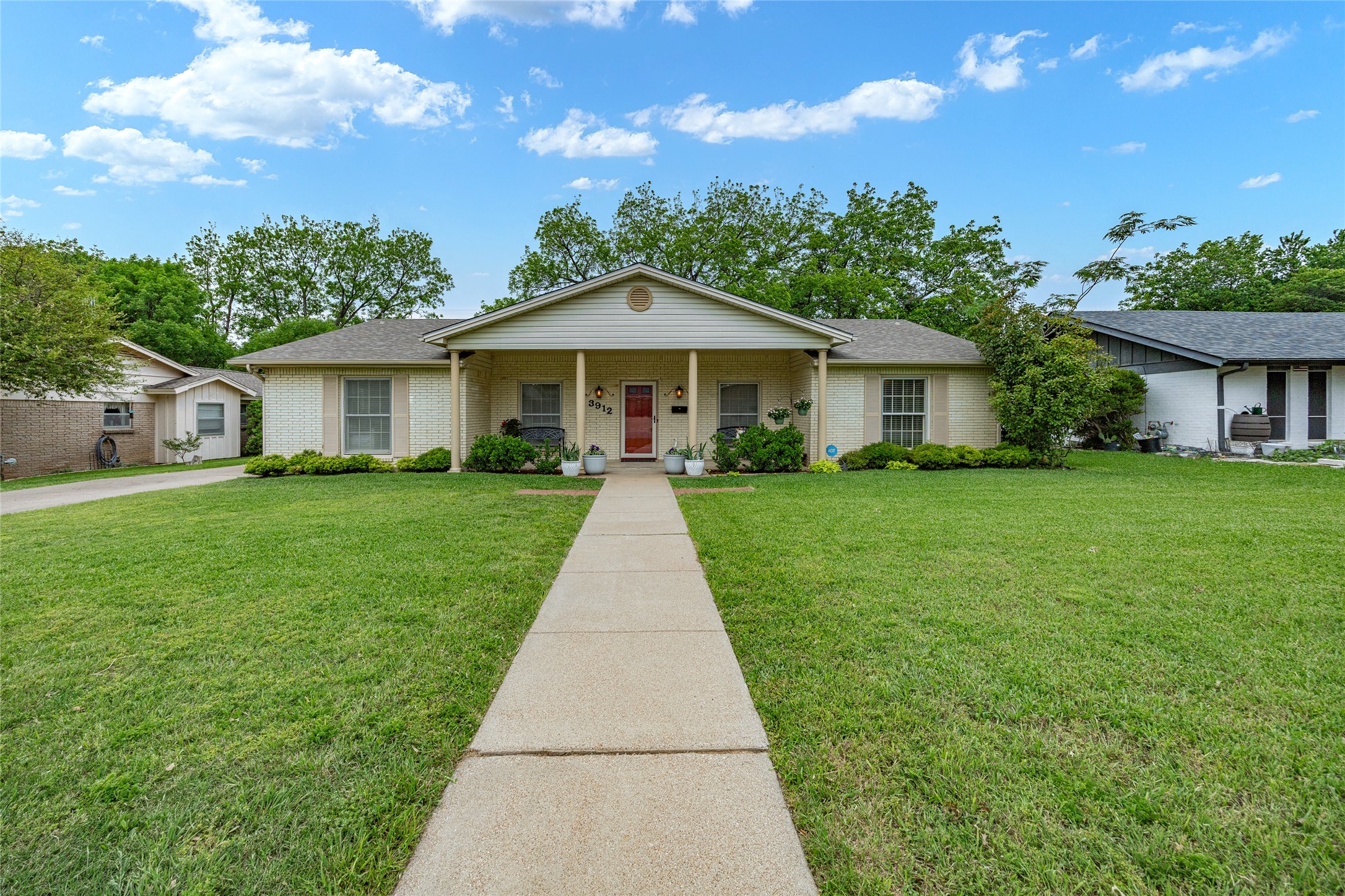 3912 Twilight Drive S Benbrook TX 76116