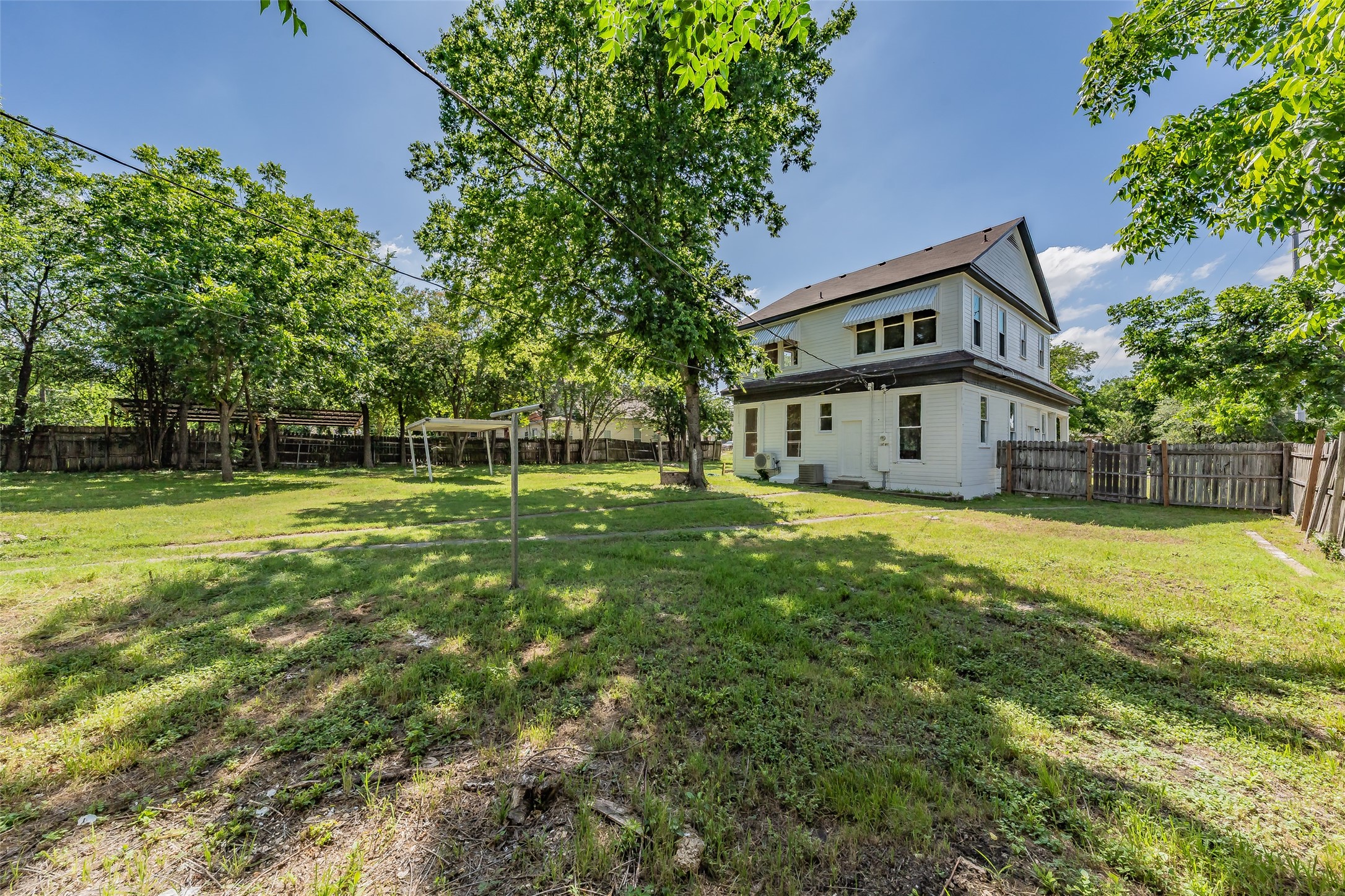 2700 Grim Avenue Waco TX 76707