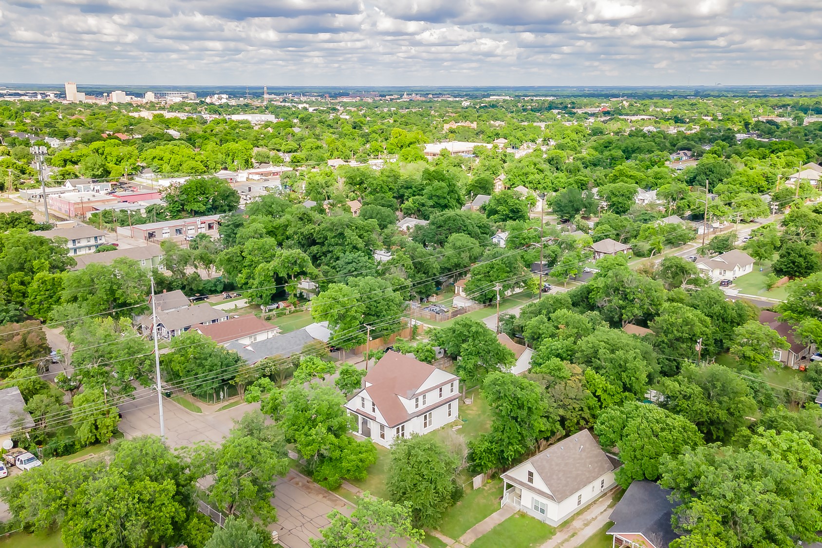 2700 Grim Avenue Waco TX 76707