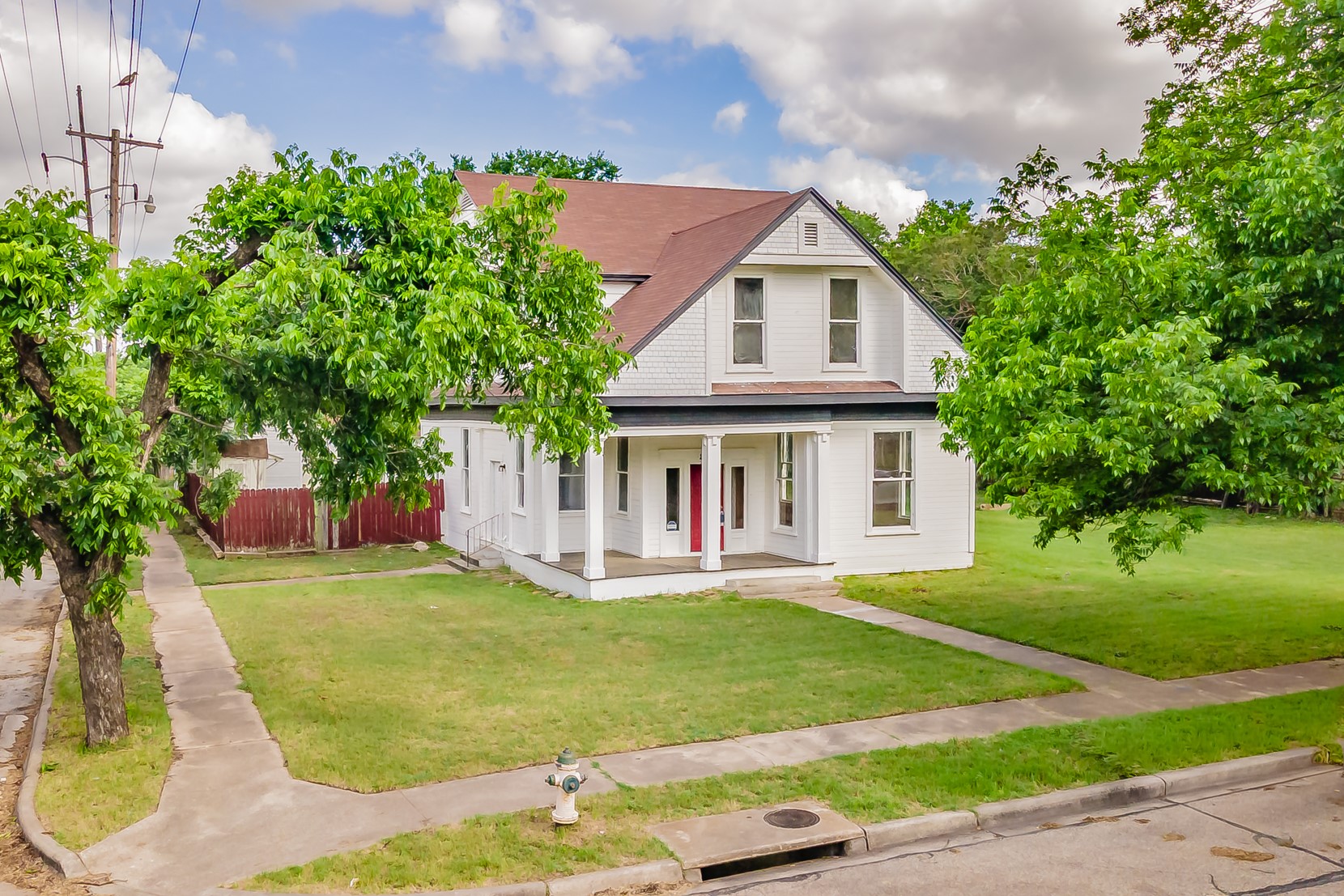 2700 Grim Avenue Waco TX 76707