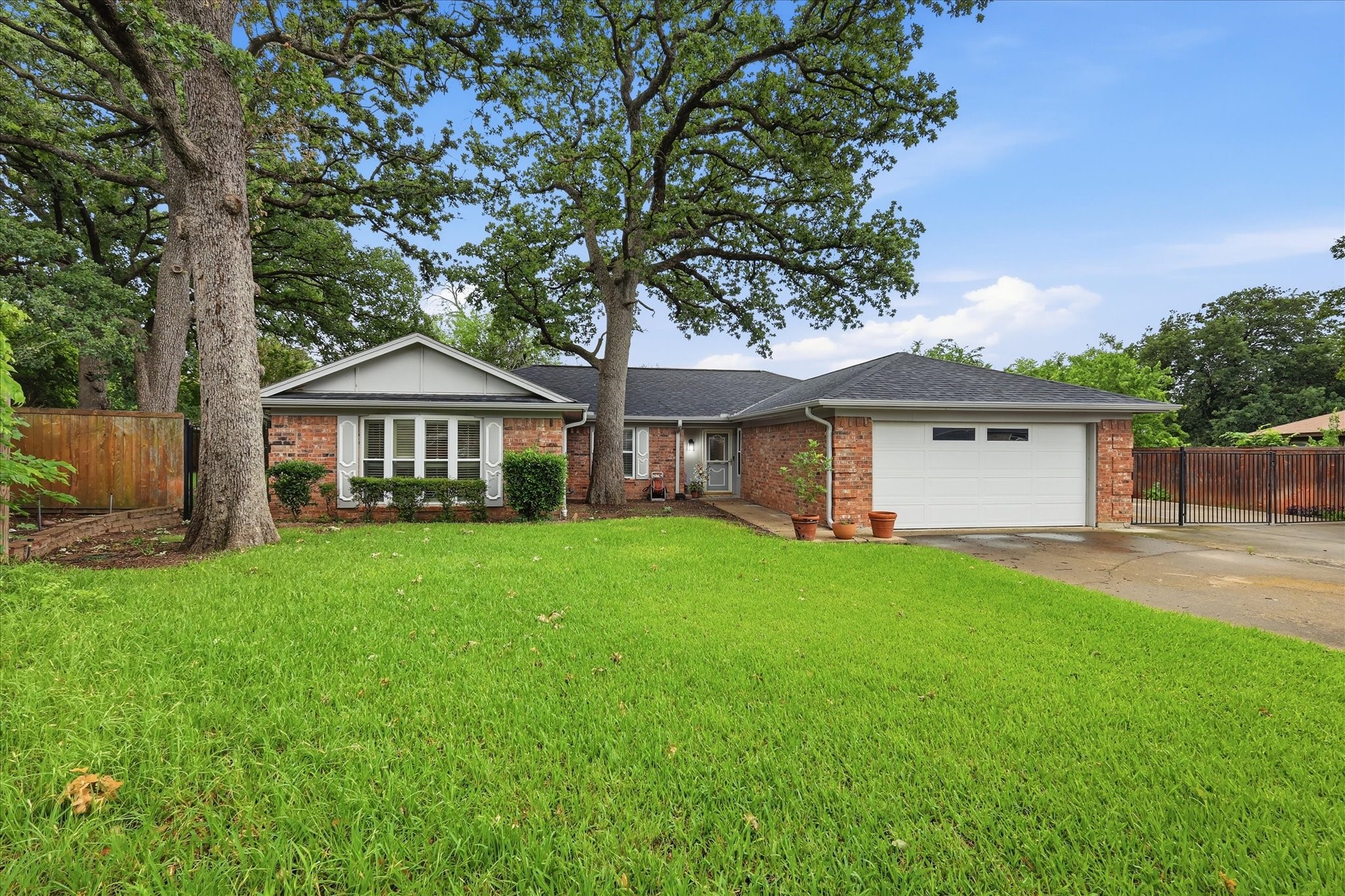 2604 Meadow Place Bedford TX 76021