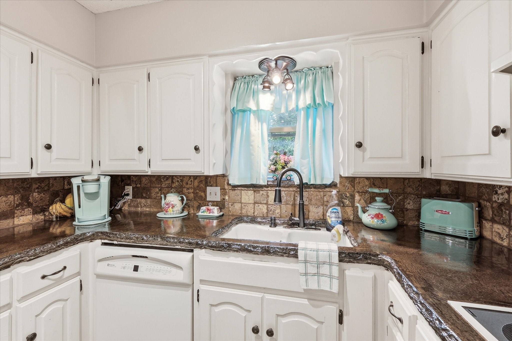 2604 Meadow Place Bedford TX 76021