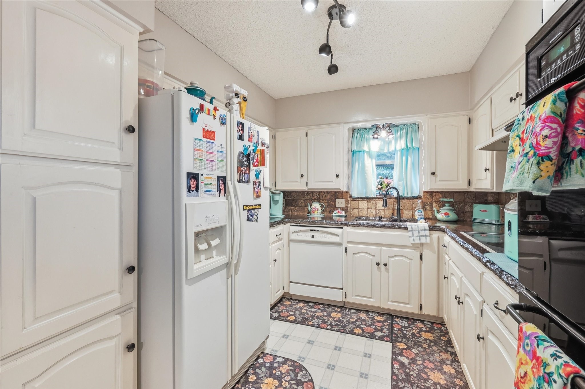 2604 Meadow Place Bedford TX 76021