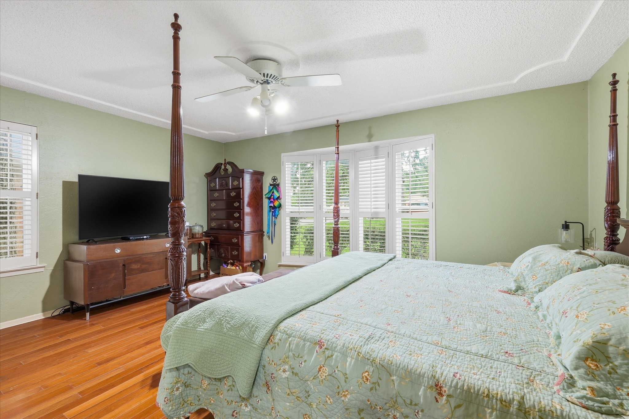 2604 Meadow Place Bedford TX 76021