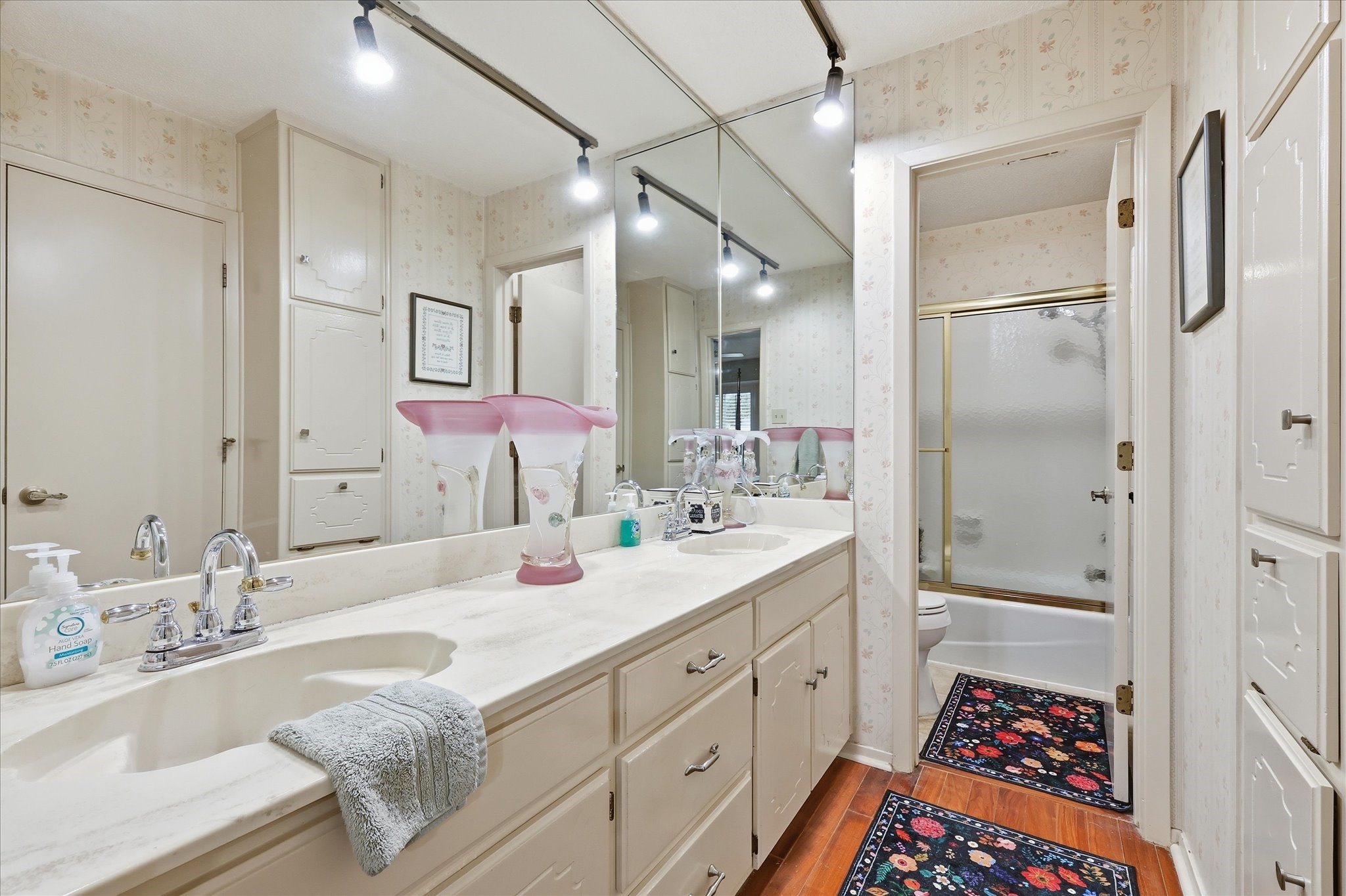 2604 Meadow Place Bedford TX 76021