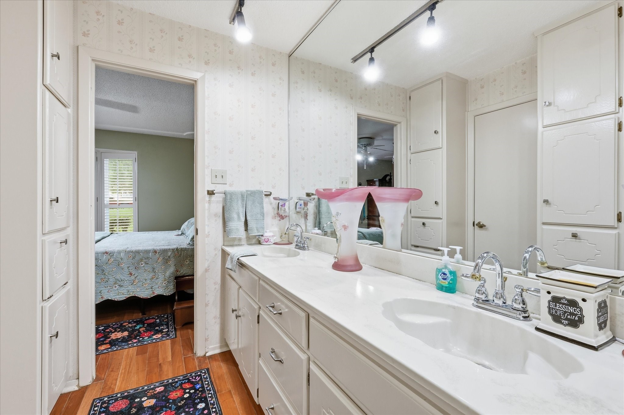 2604 Meadow Place Bedford TX 76021