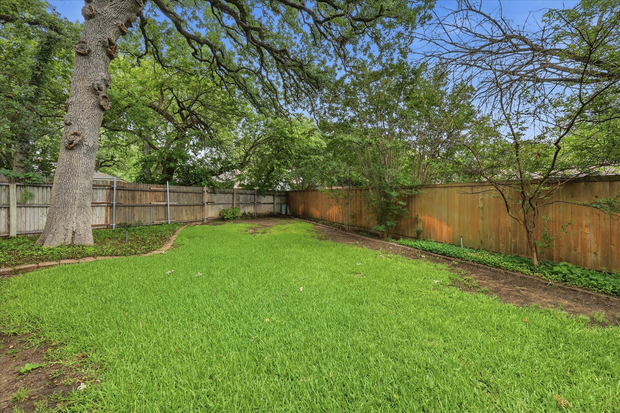 2604 Meadow Place Bedford TX 76021