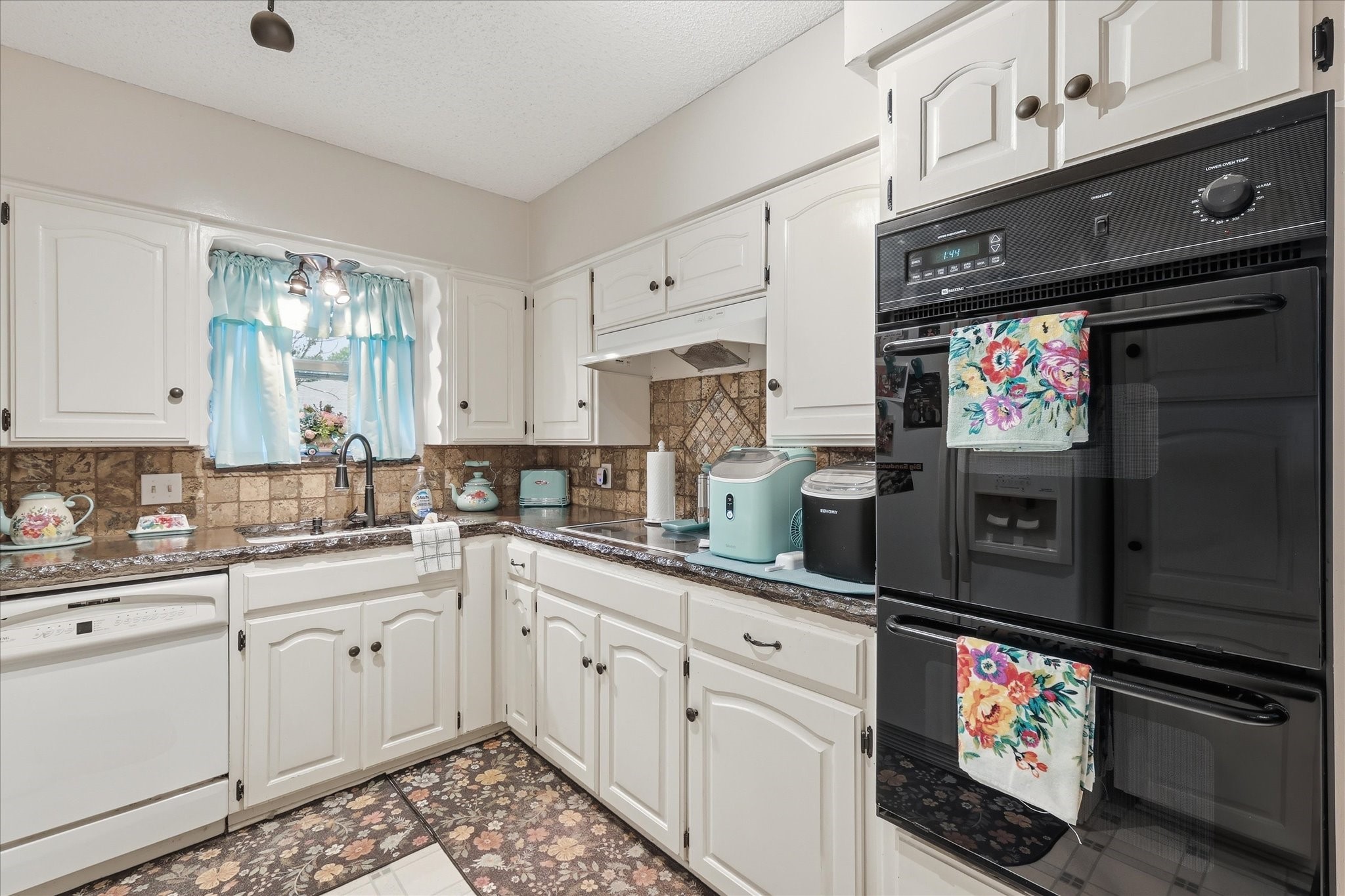 2604 Meadow Place Bedford TX 76021