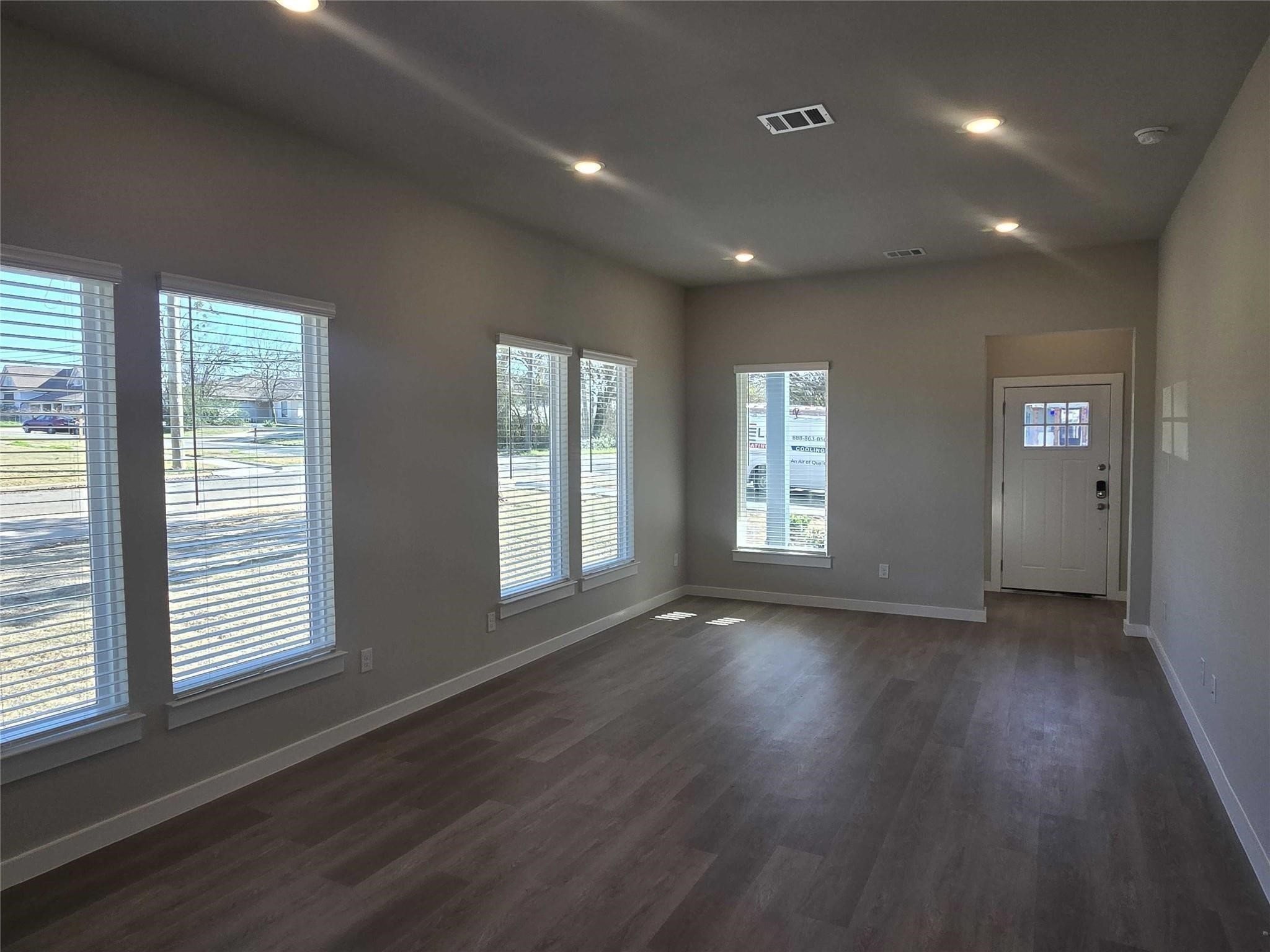 331 E Hull Street Denison TX 75021