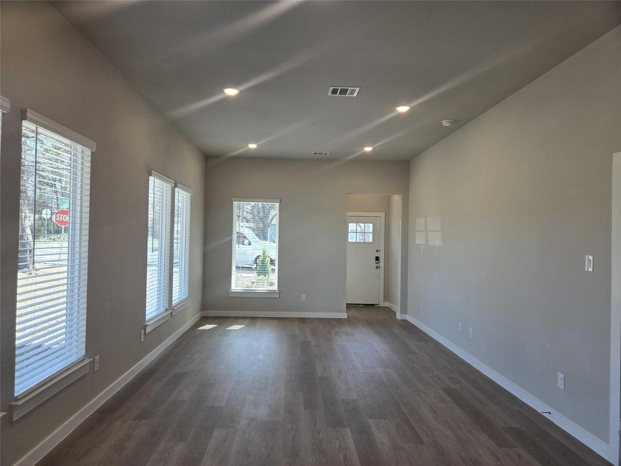 331 E Hull Street Denison TX 75021