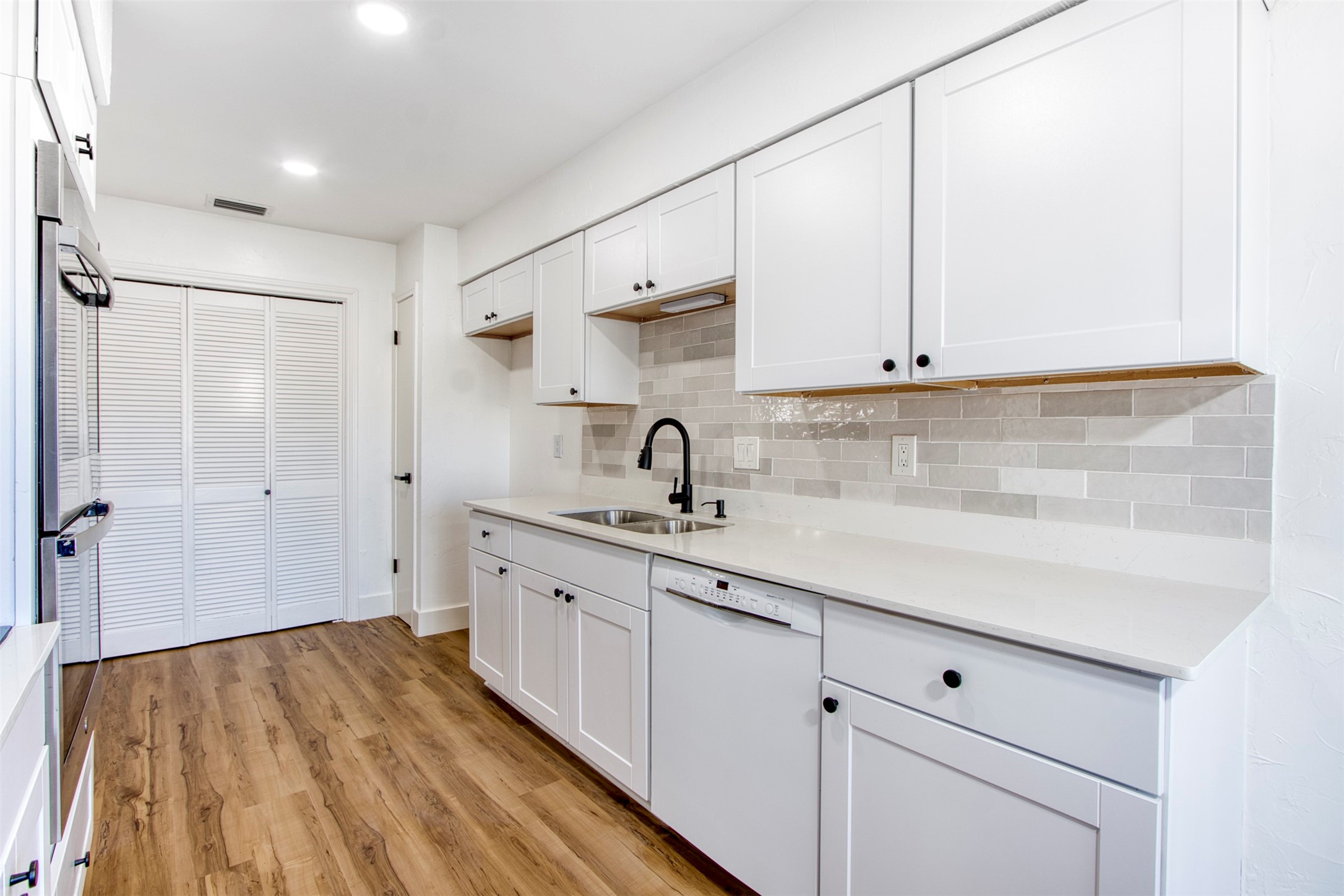 9606 Glenacre Dallas TX 75243