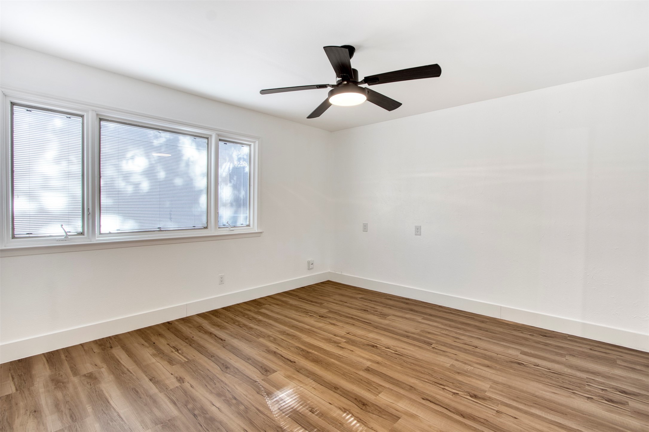 9606 Glenacre Dallas TX 75243