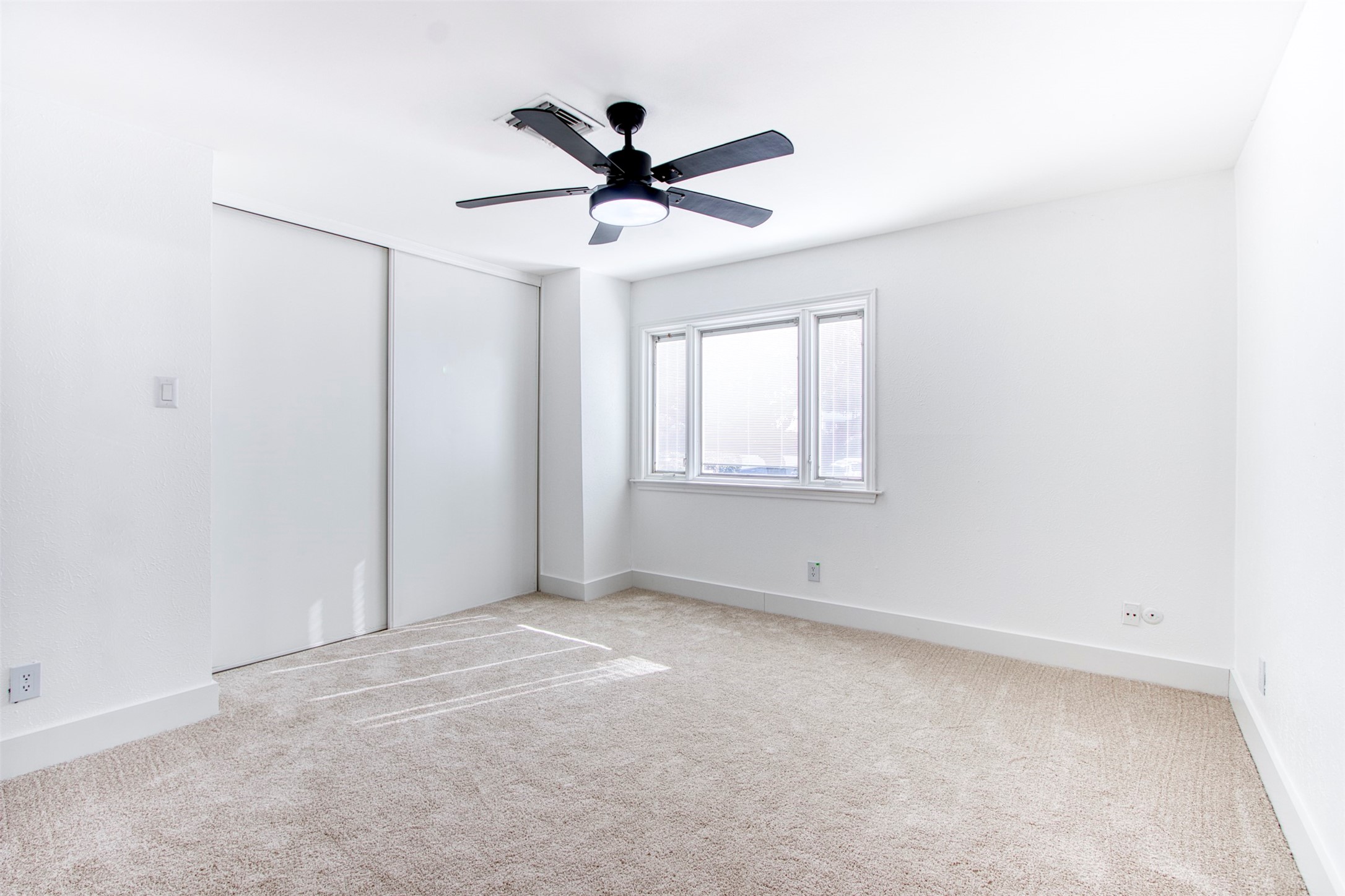 9606 Glenacre Dallas TX 75243