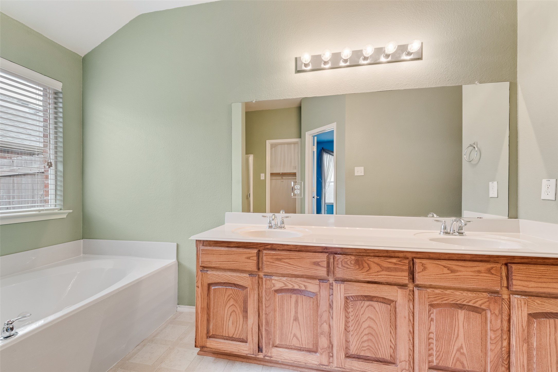 2801 Redwood Street Royse City TX 75189