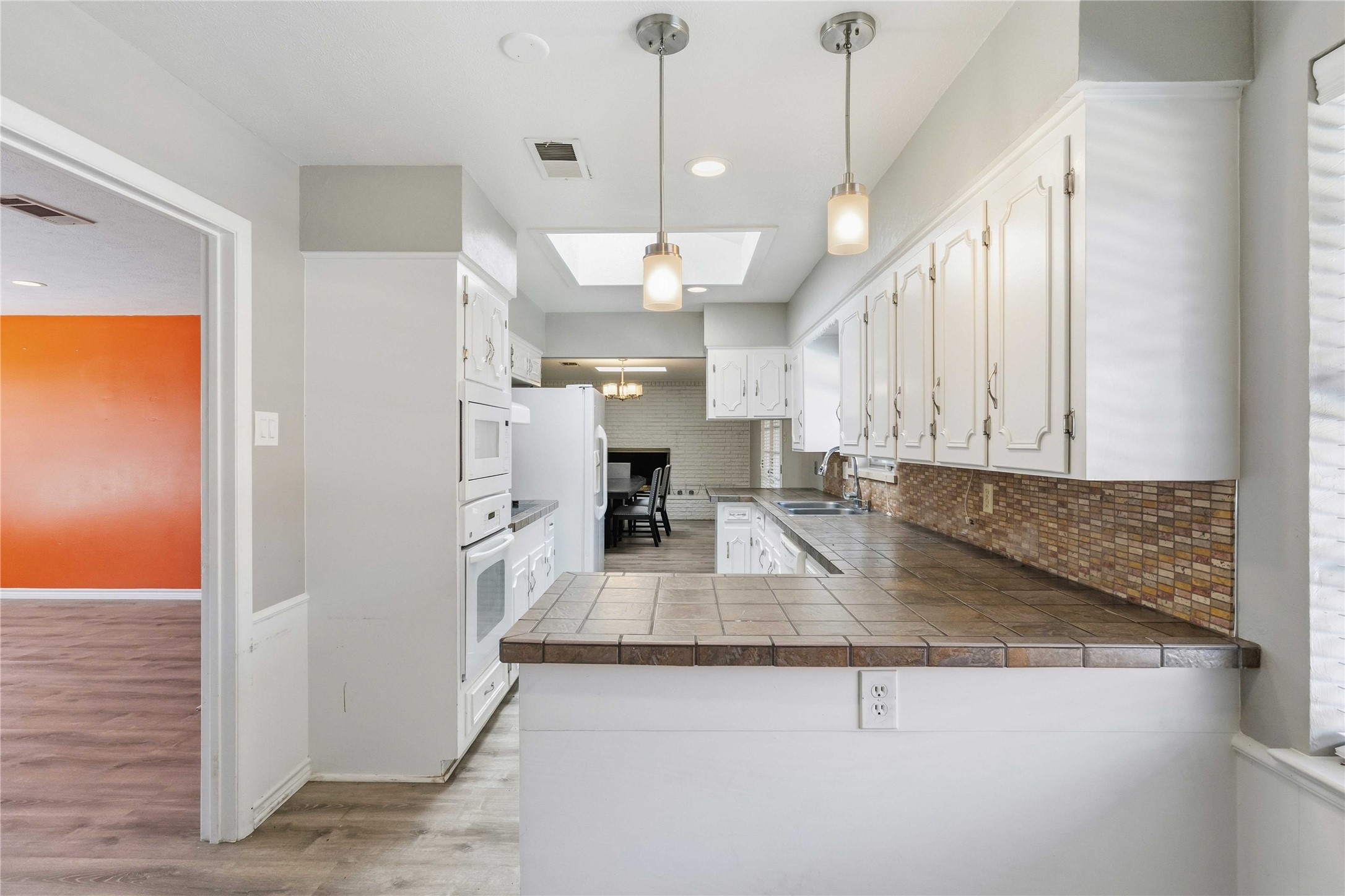 1422 Glenwick Lane Irving TX 75060