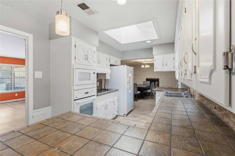 1422 Glenwick Lane Irving TX 75060