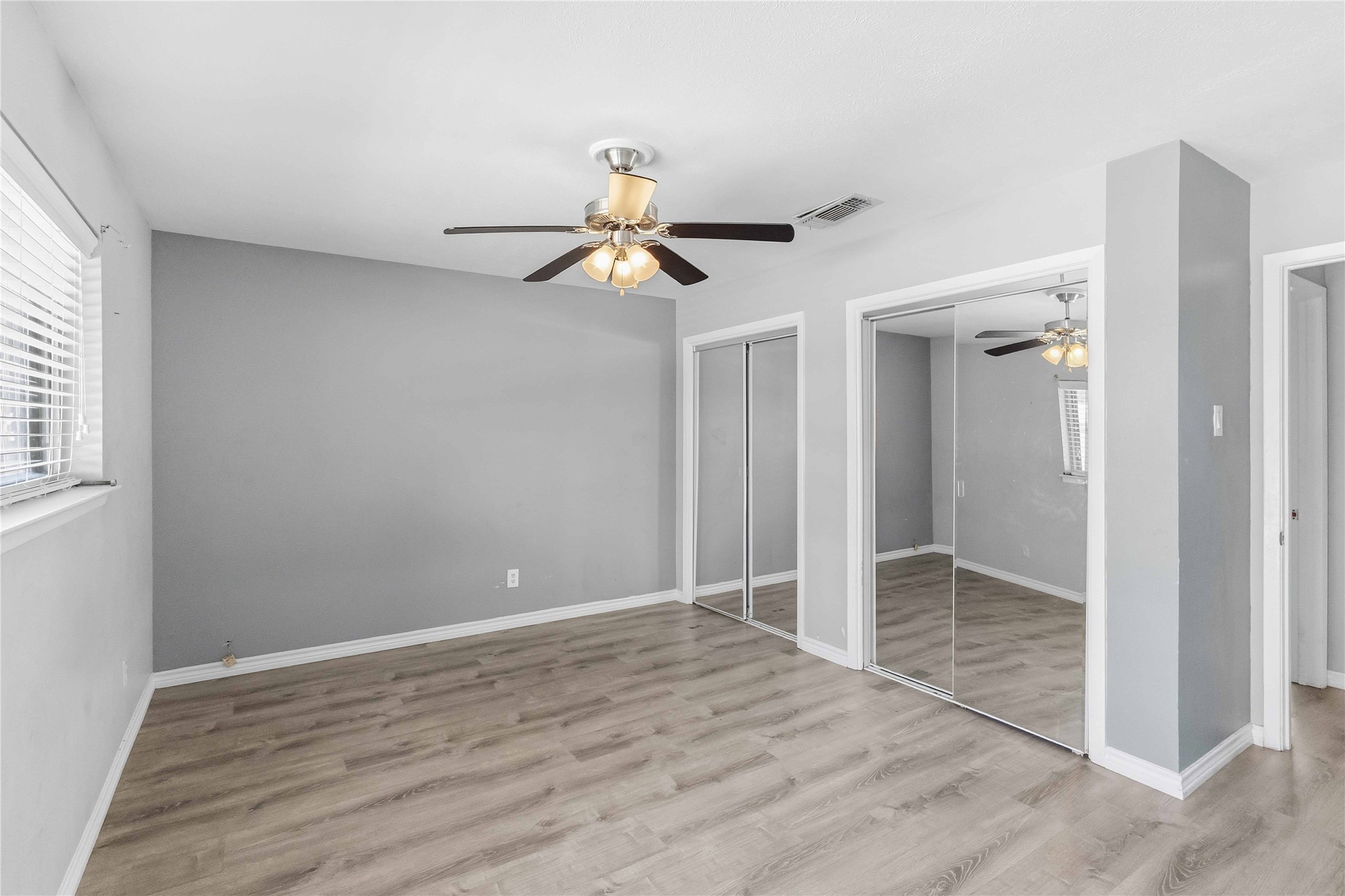 1422 Glenwick Lane Irving TX 75060