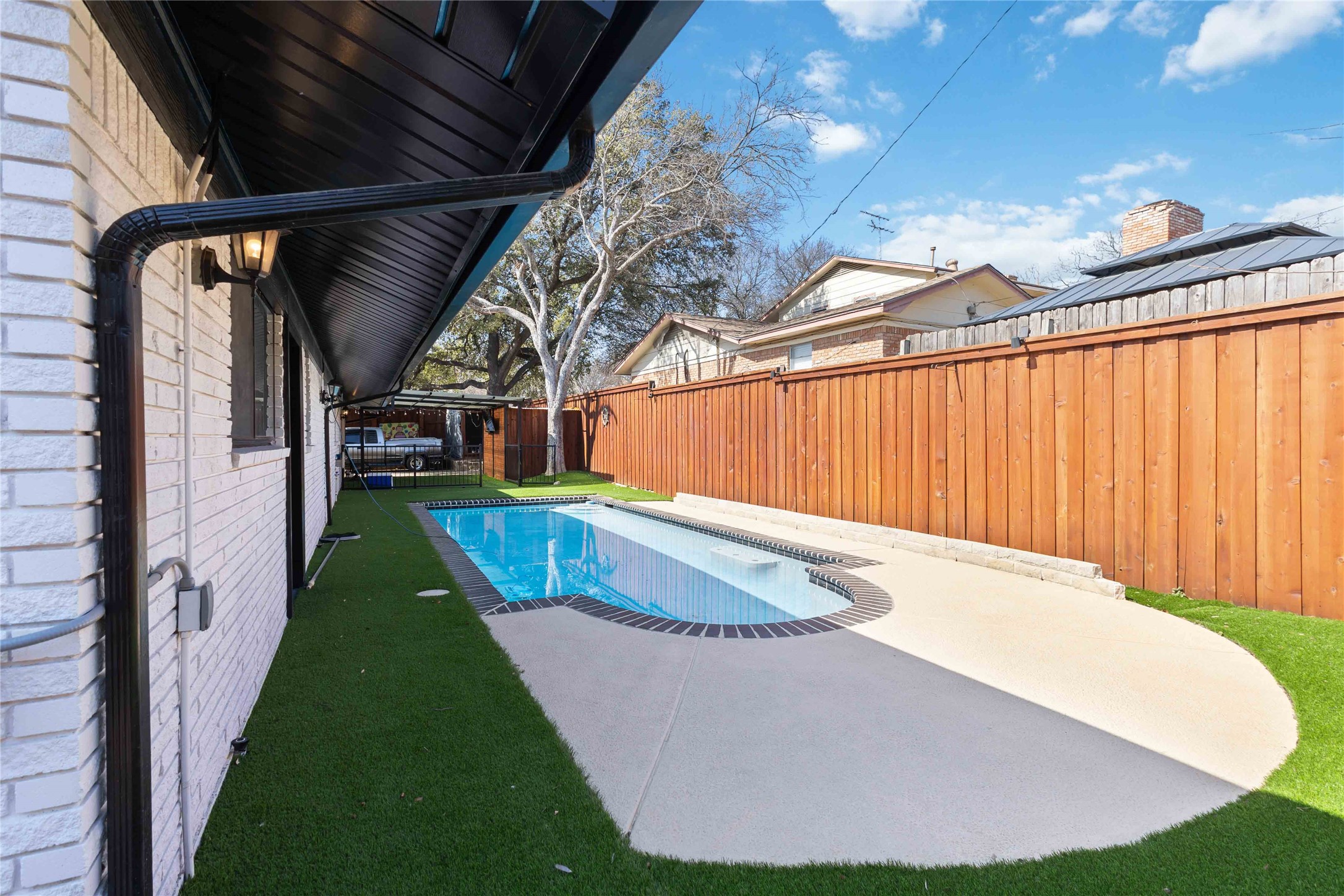 1422 Glenwick Lane Irving TX 75060