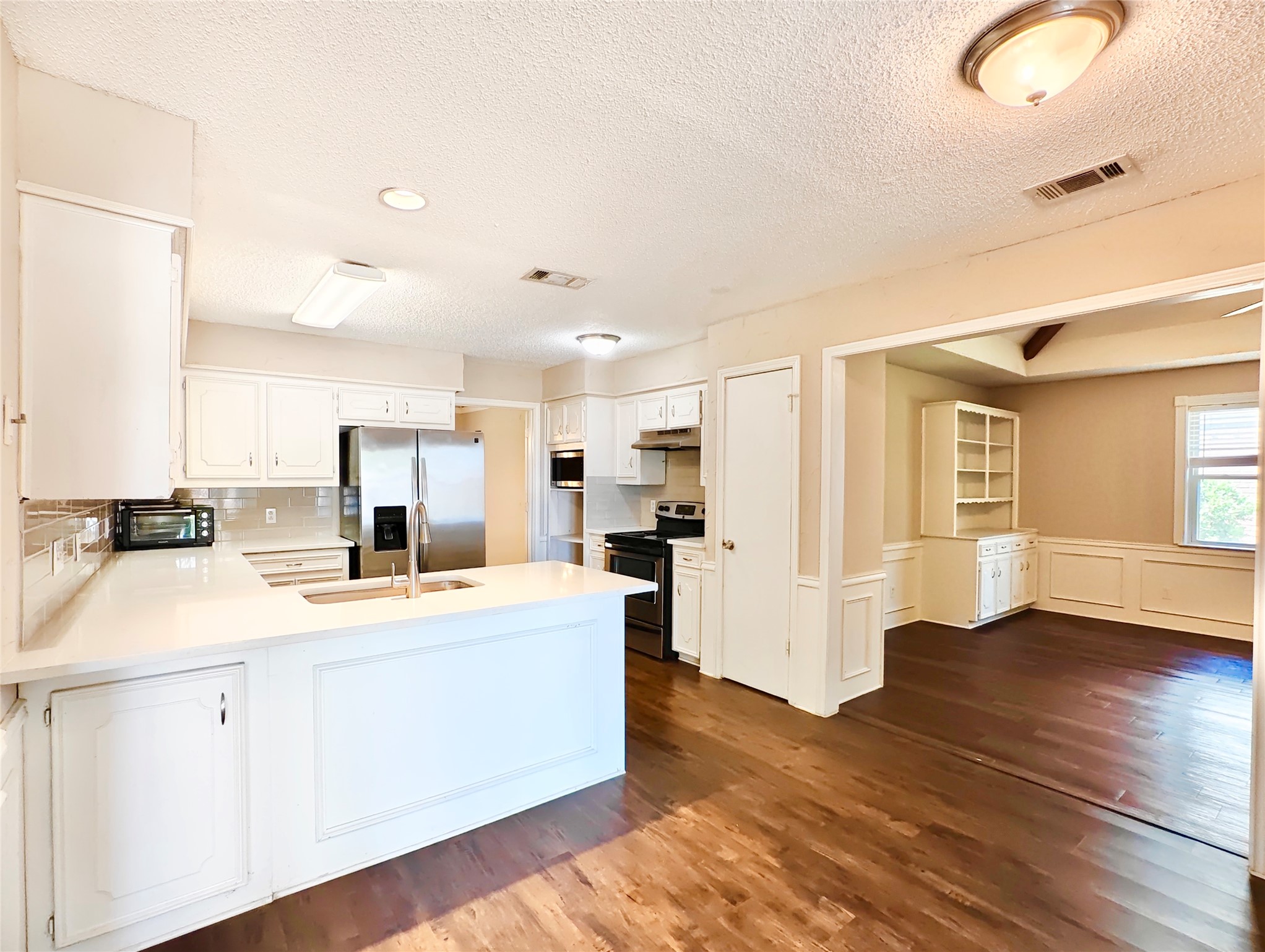 2103 Marin Carrollton TX 75006