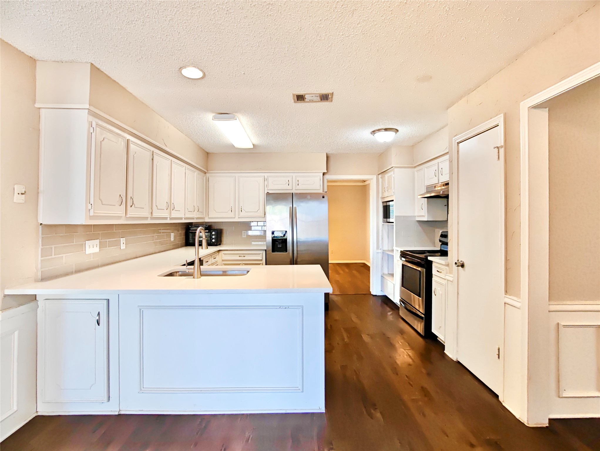2103 Marin Carrollton TX 75006