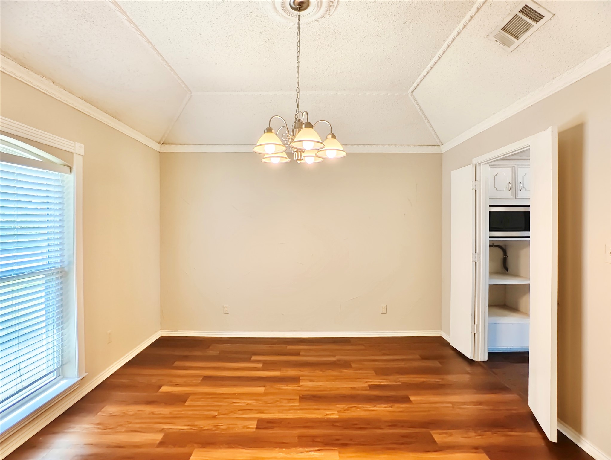 2103 Marin Carrollton TX 75006