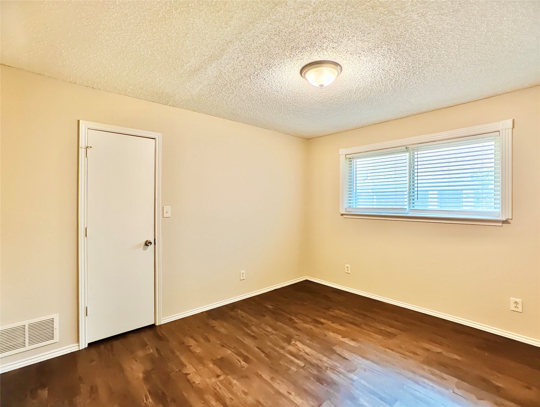 2103 Marin Carrollton TX 75006