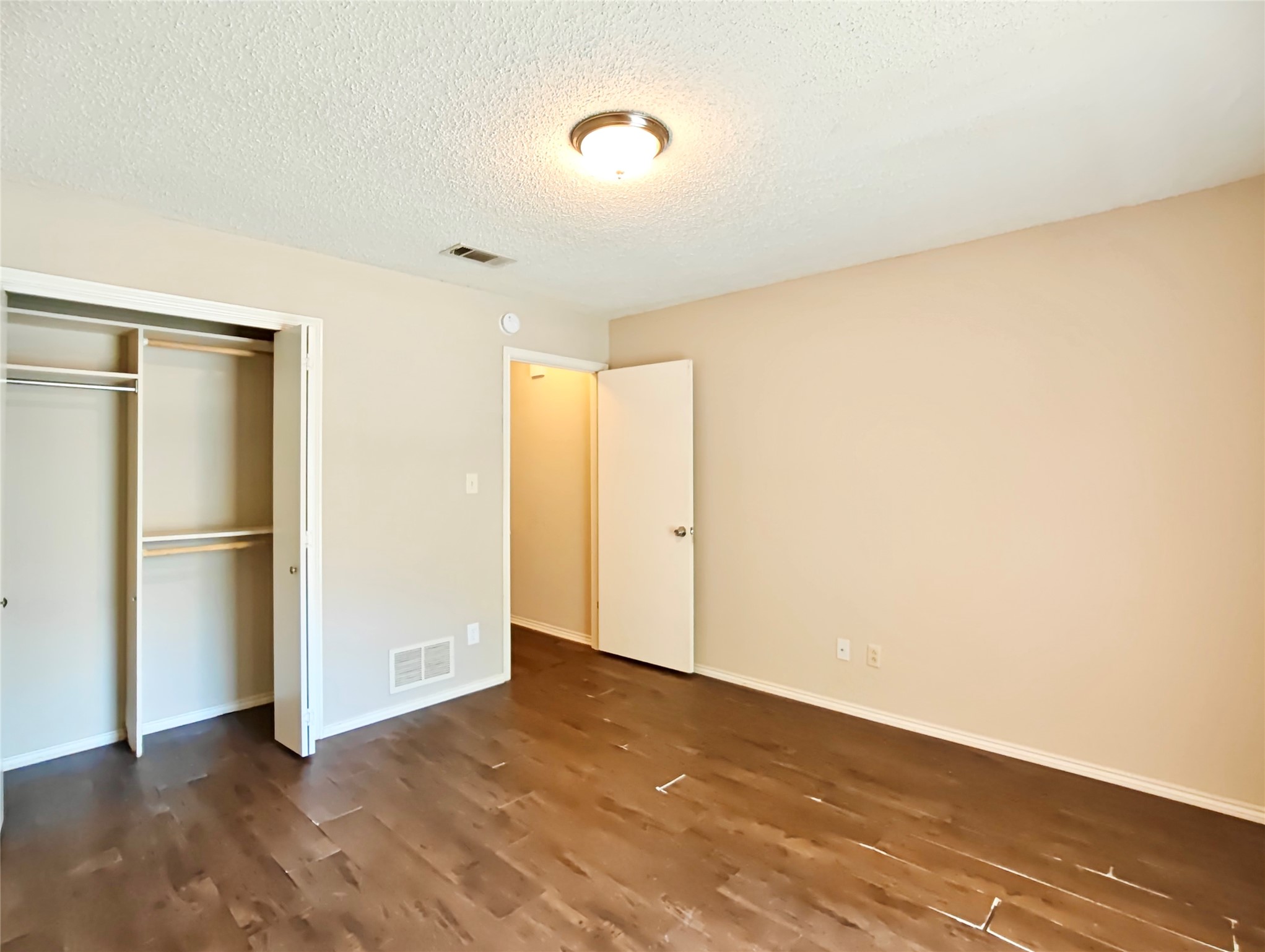 2103 Marin Carrollton TX 75006