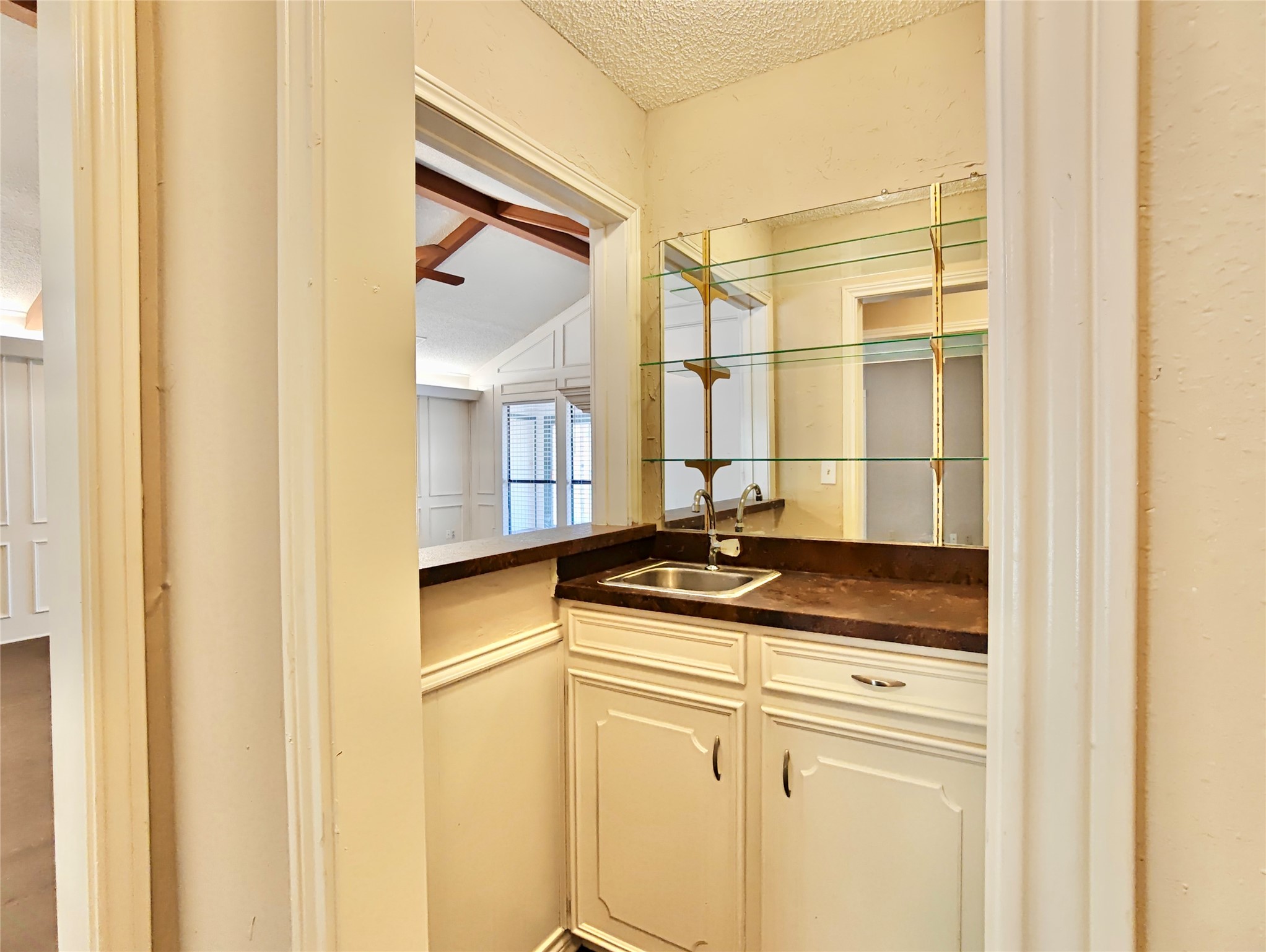 2103 Marin Carrollton TX 75006