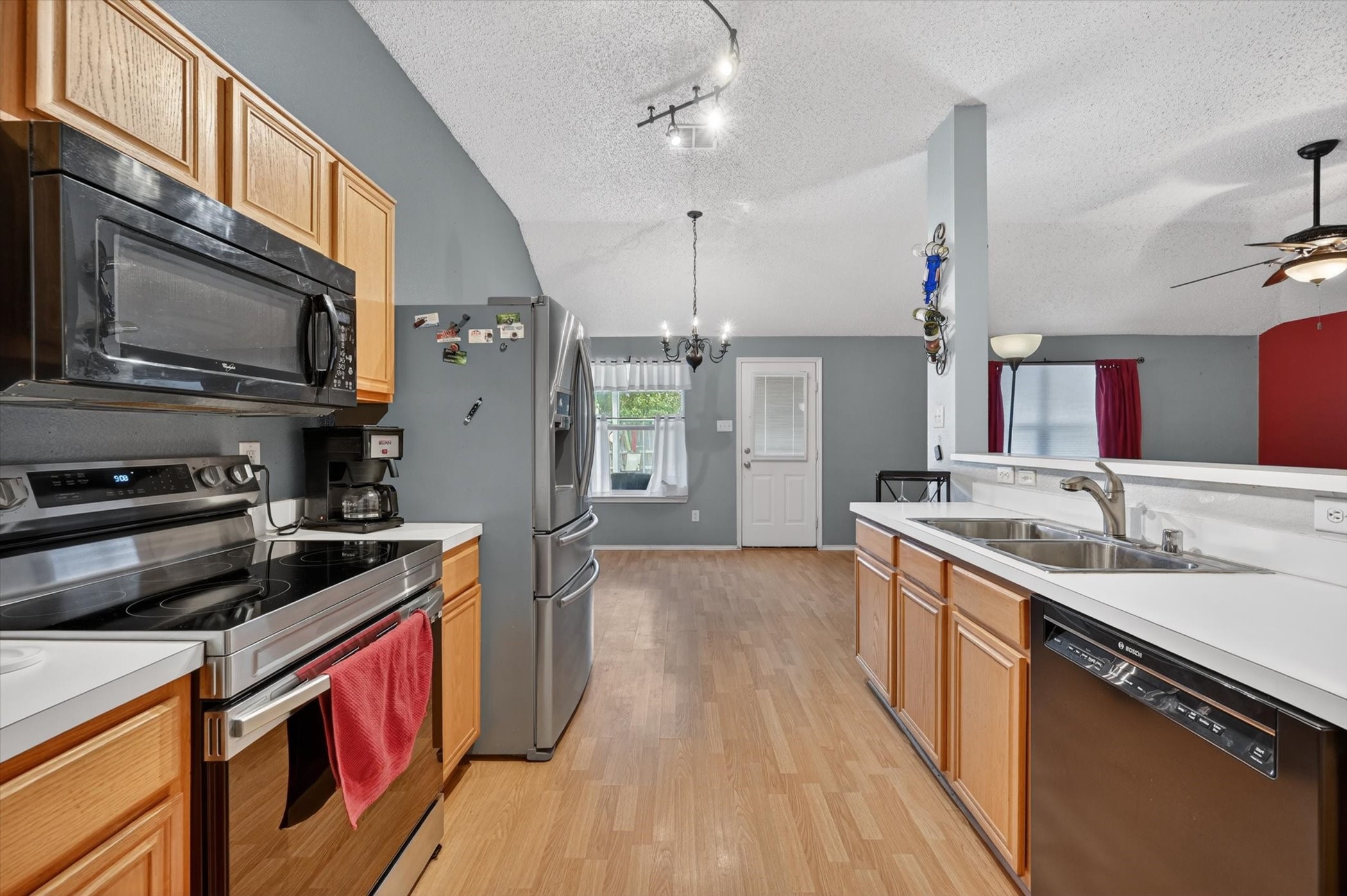 1001 Ridge Top Drive Burleson TX 76028