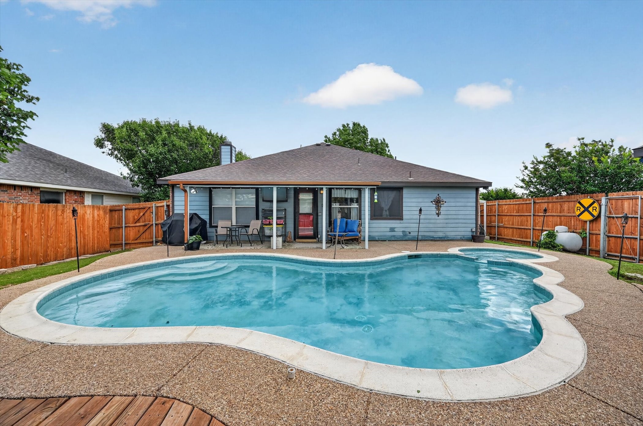 1001 Ridge Top Drive Burleson TX 76028