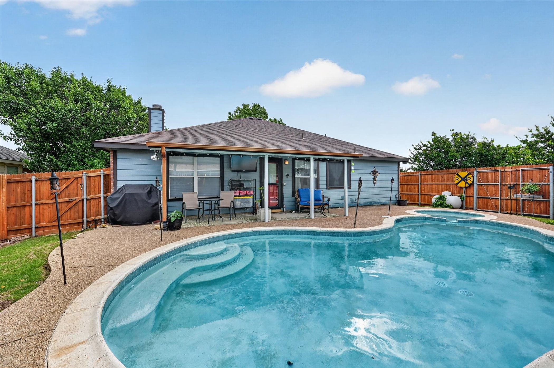 1001 Ridge Top Drive Burleson TX 76028