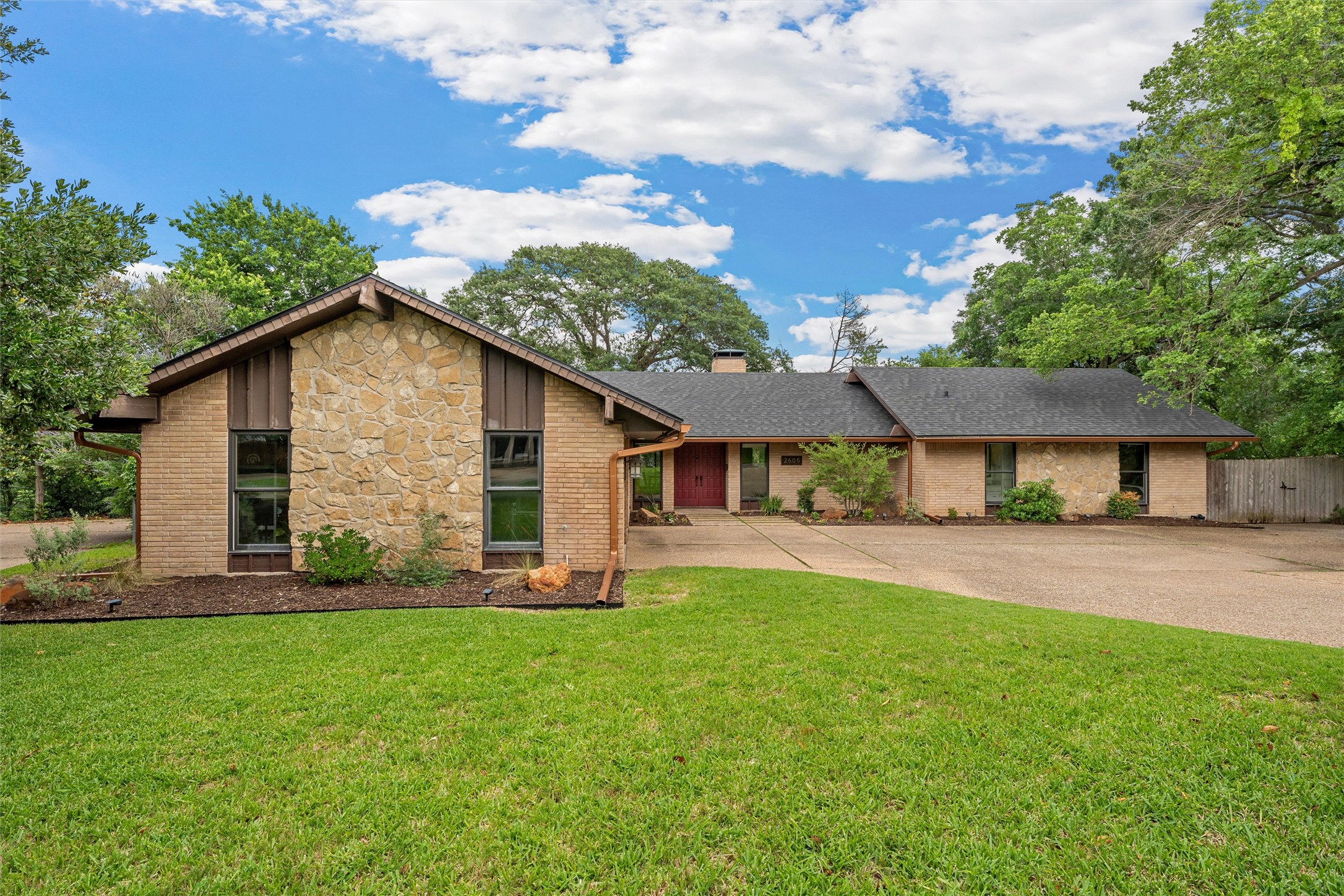 2605 Woodmont Circle Waco TX 76710