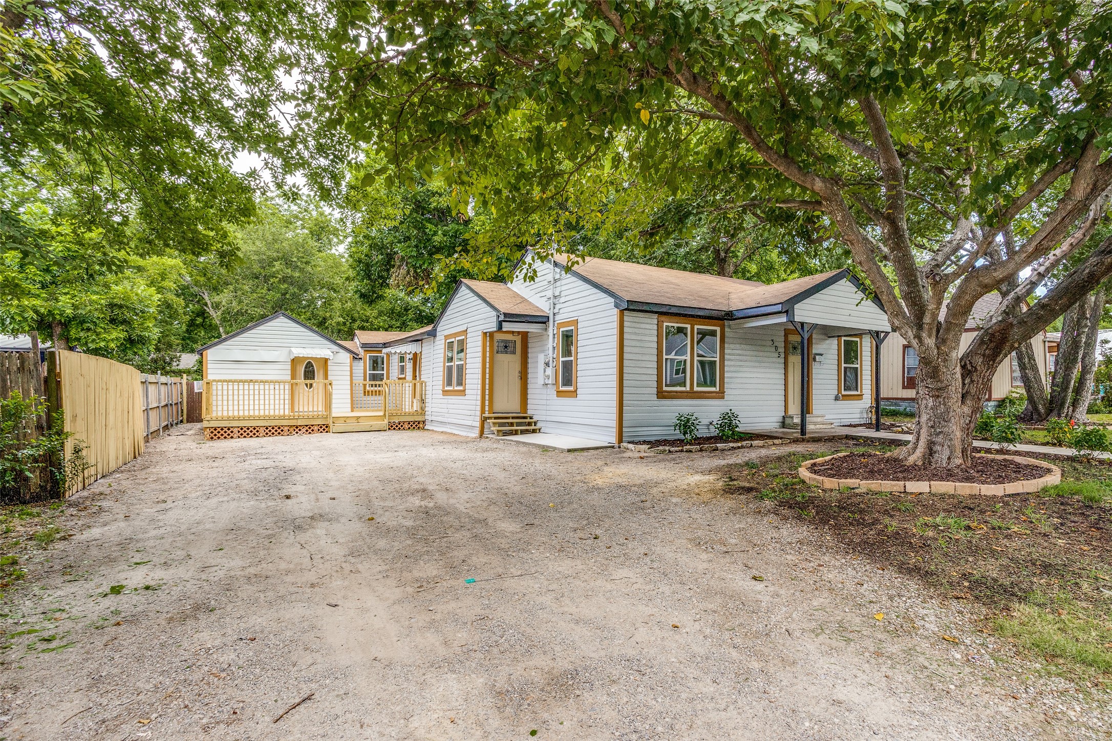 305 Austin Street Farmersville TX 75442
