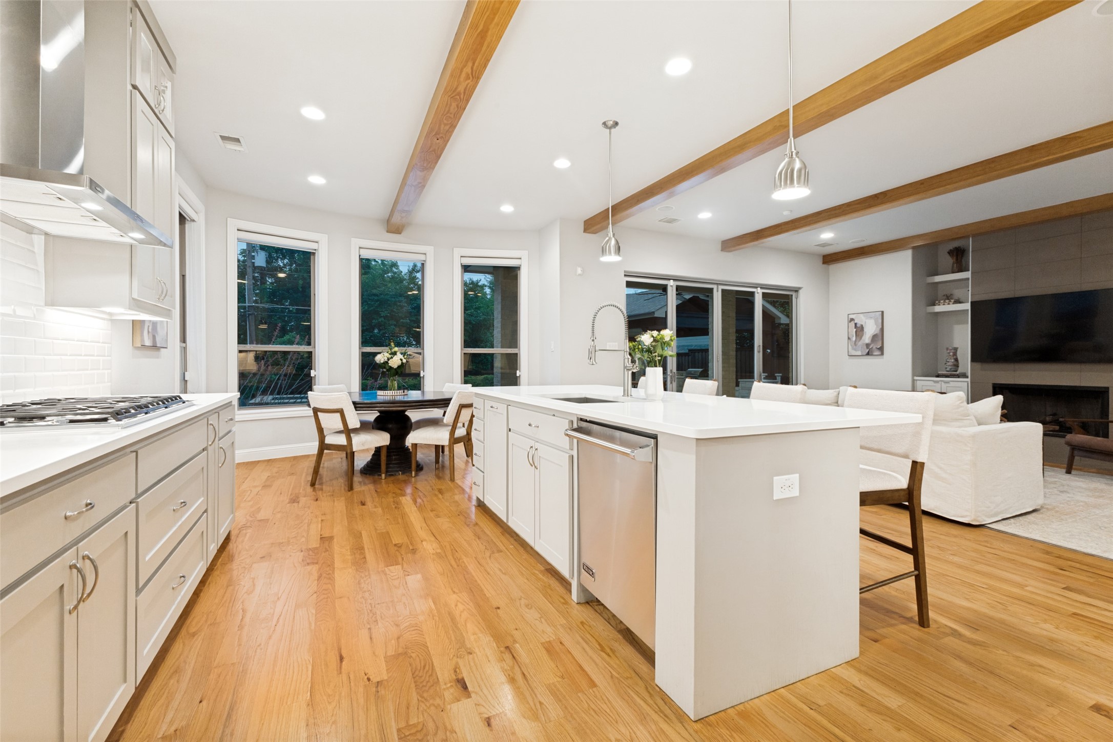 6836 Casa Loma Avenue Dallas TX 75214