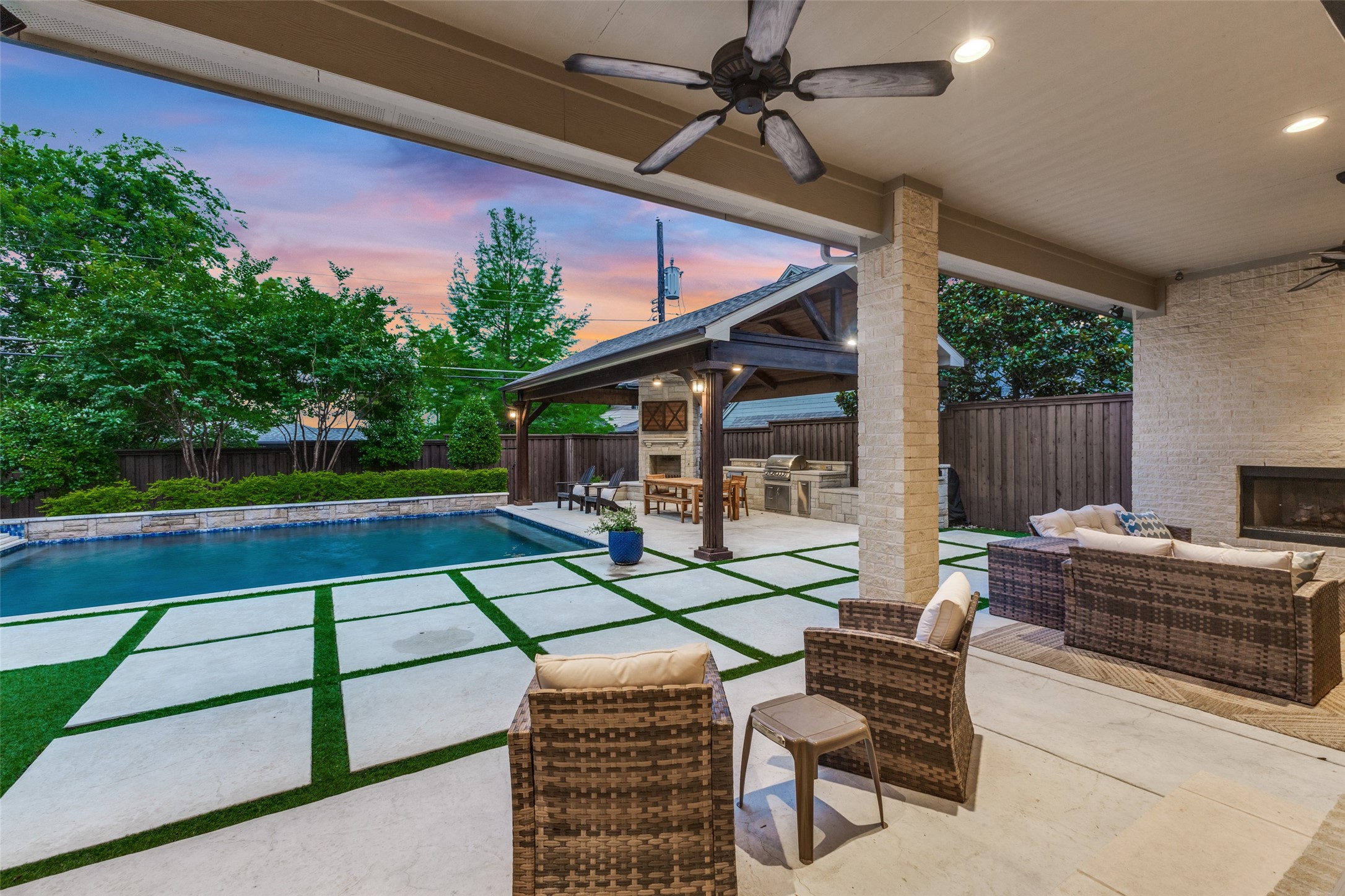 6836 Casa Loma Avenue Dallas TX 75214