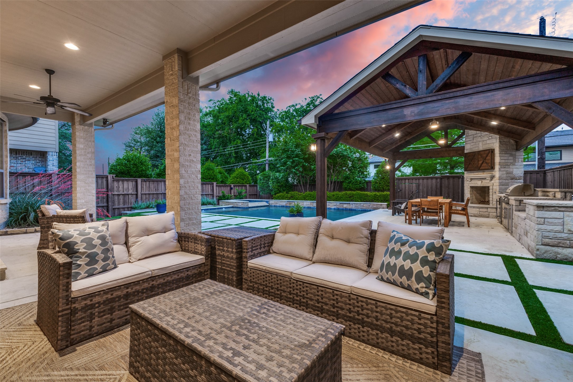 6836 Casa Loma Avenue Dallas TX 75214