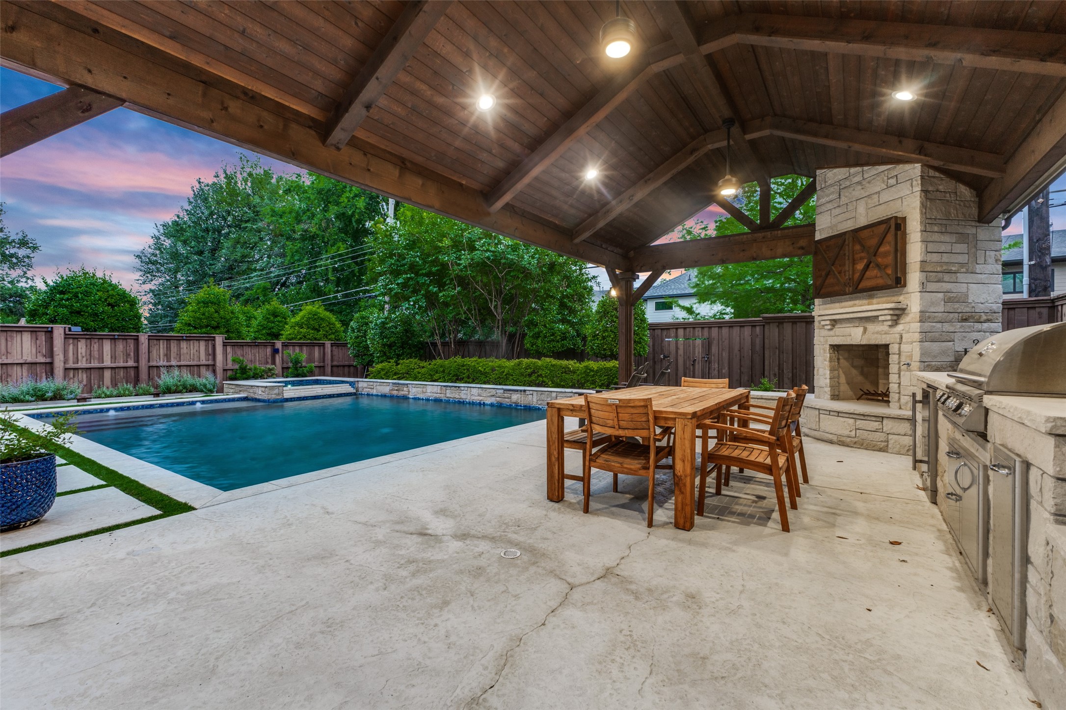 6836 Casa Loma Avenue Dallas TX 75214