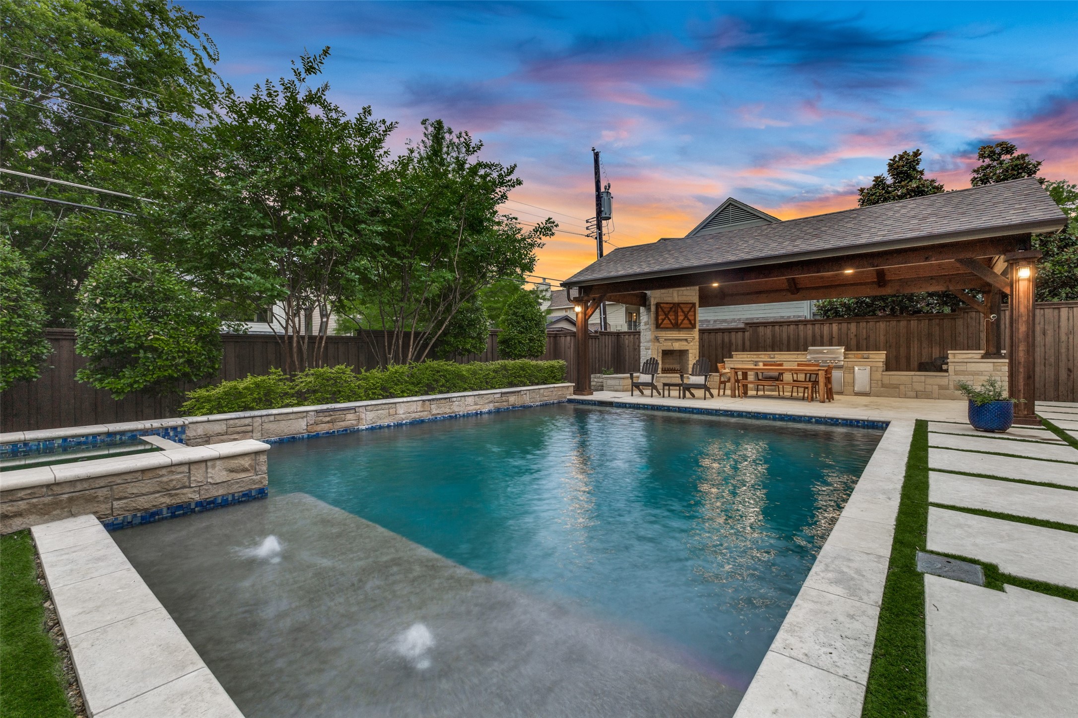 6836 Casa Loma Avenue Dallas TX 75214