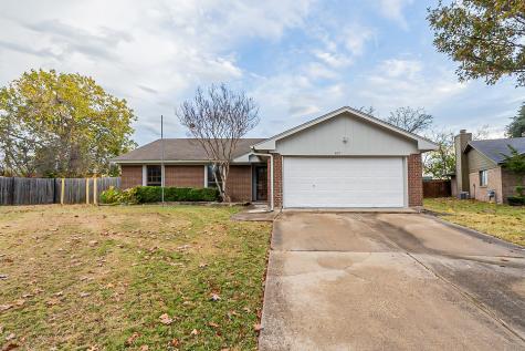 617 Haymeadow Drive Grand Prairie TX 75052