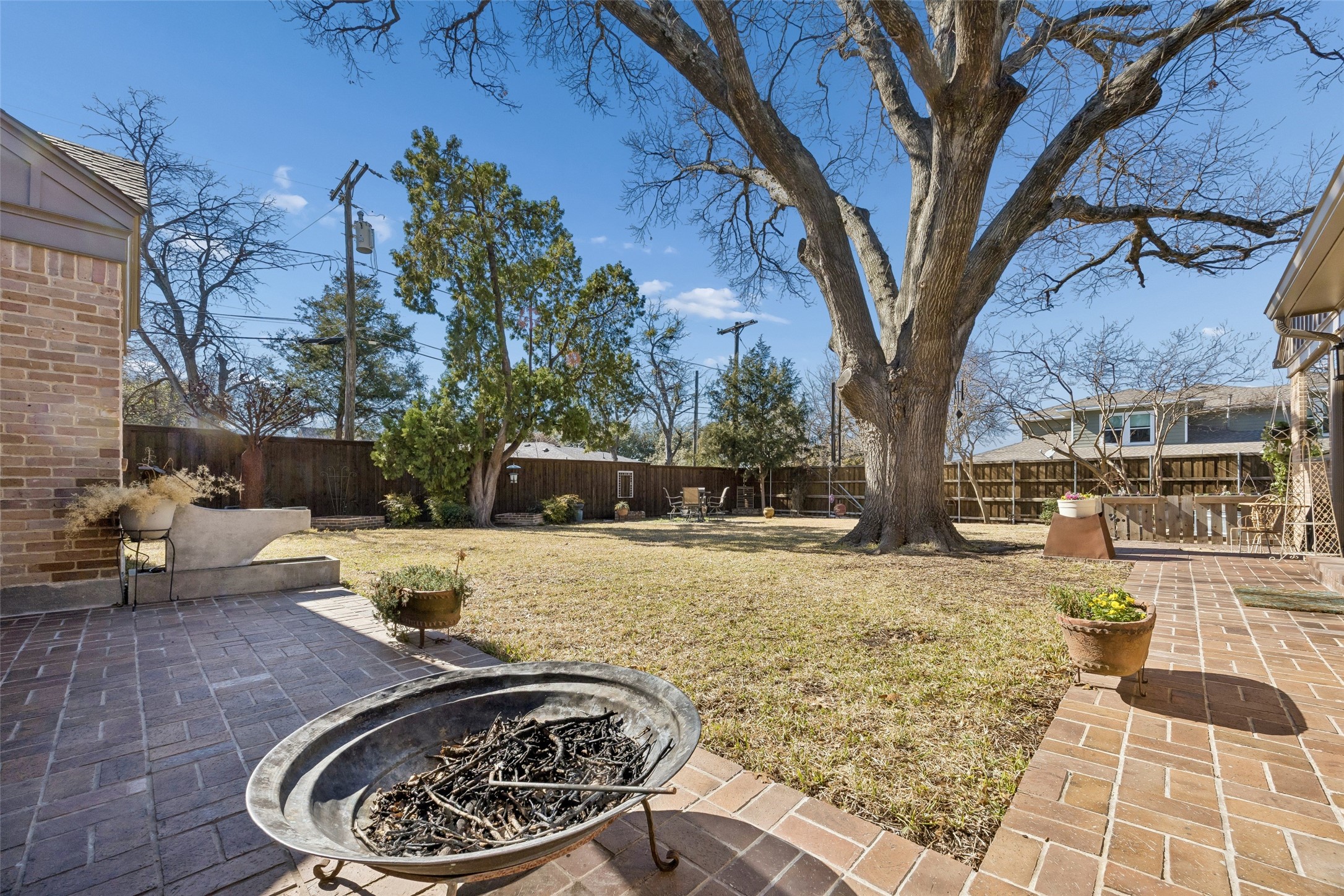 1159 Bally Mote Drive Dallas TX 75218