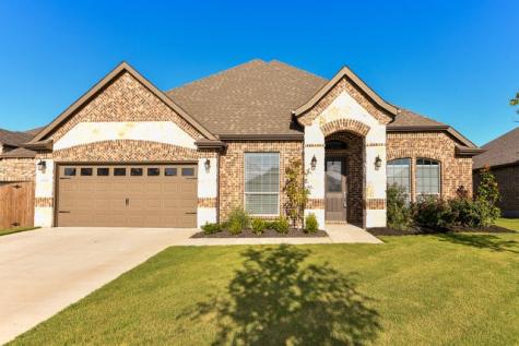 1544 Reagan Avenue Waxahachie TX 75165