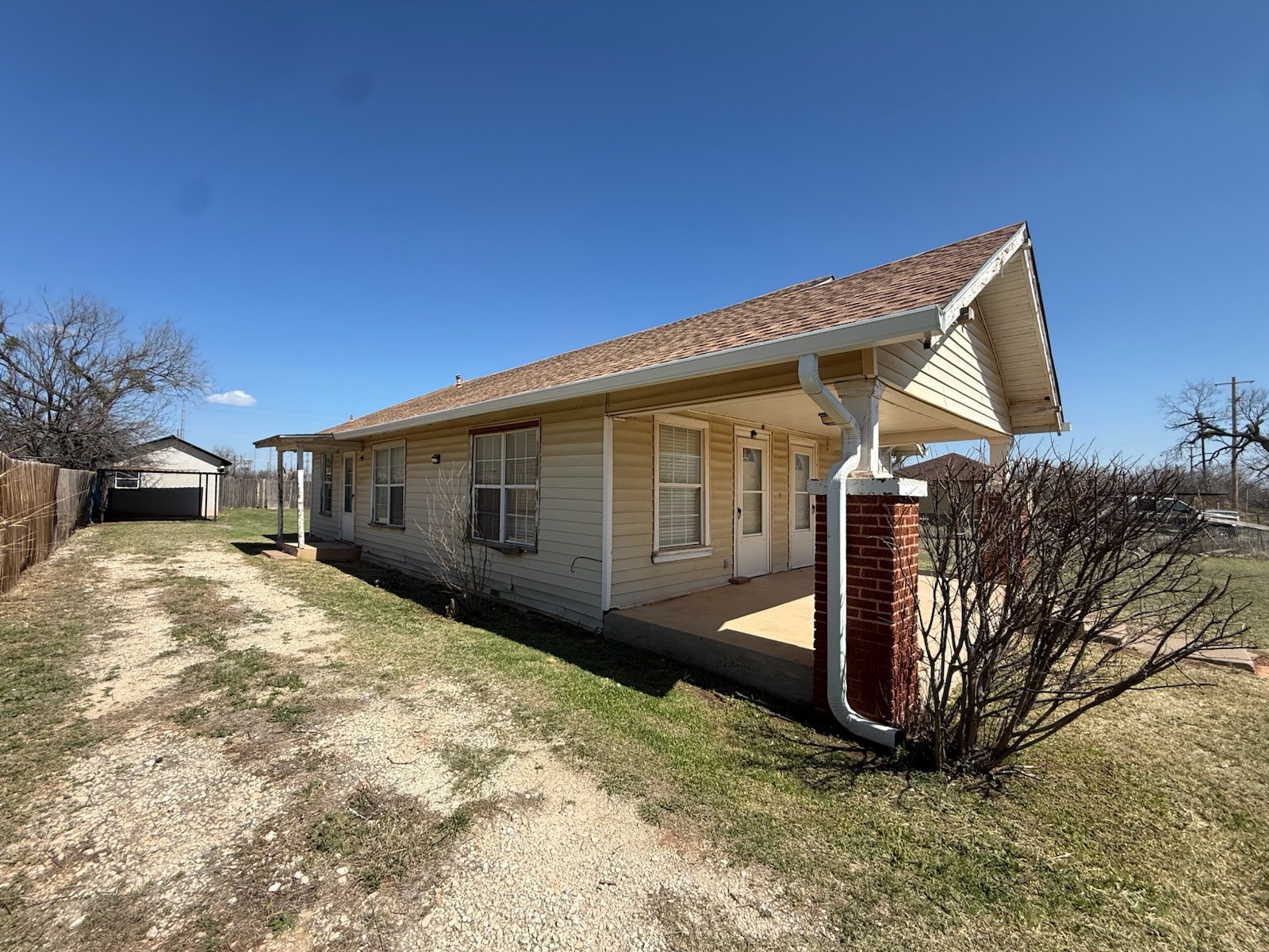 618 12th Anson TX 79501
