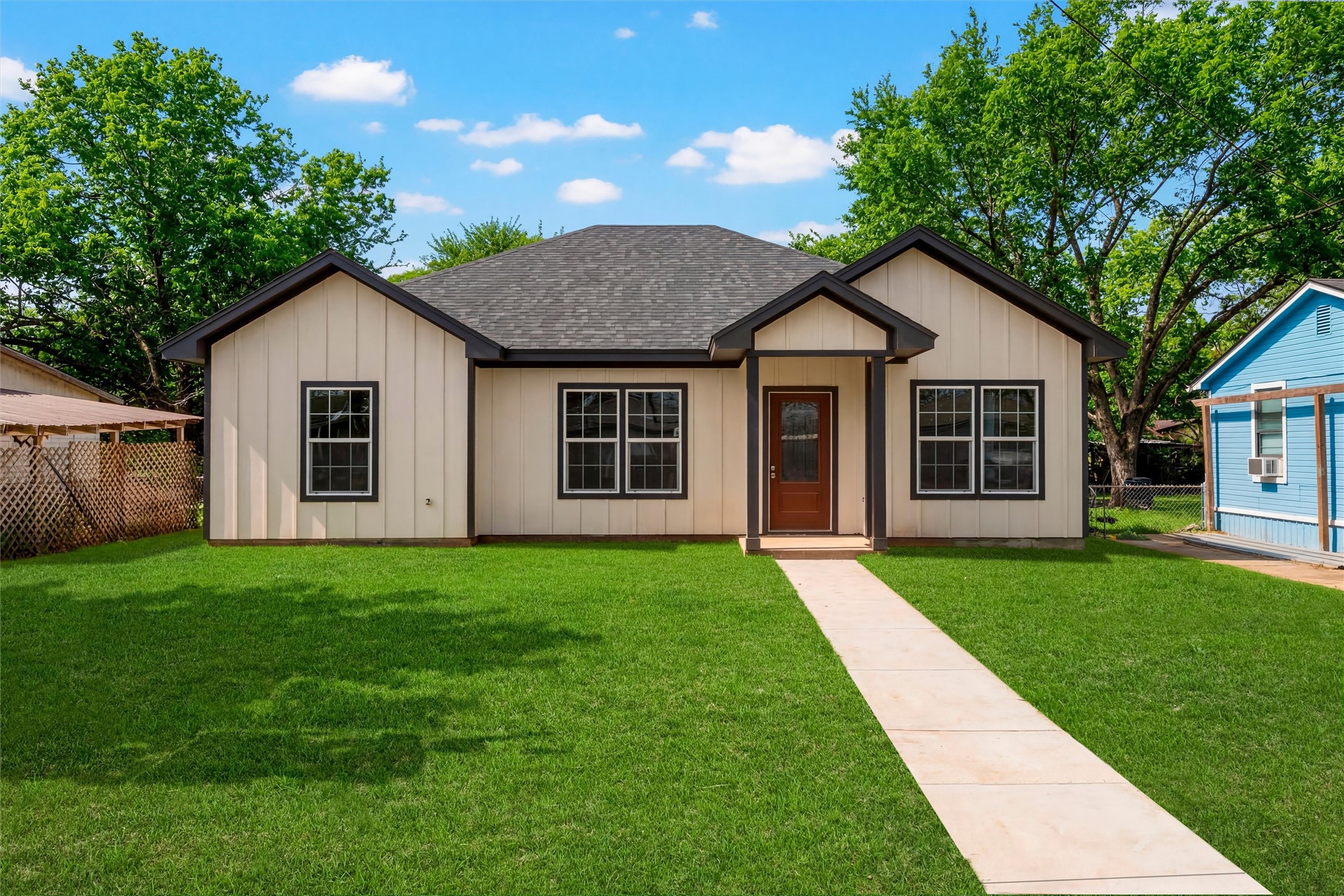 211 Lopez Street Bellmead TX 76705